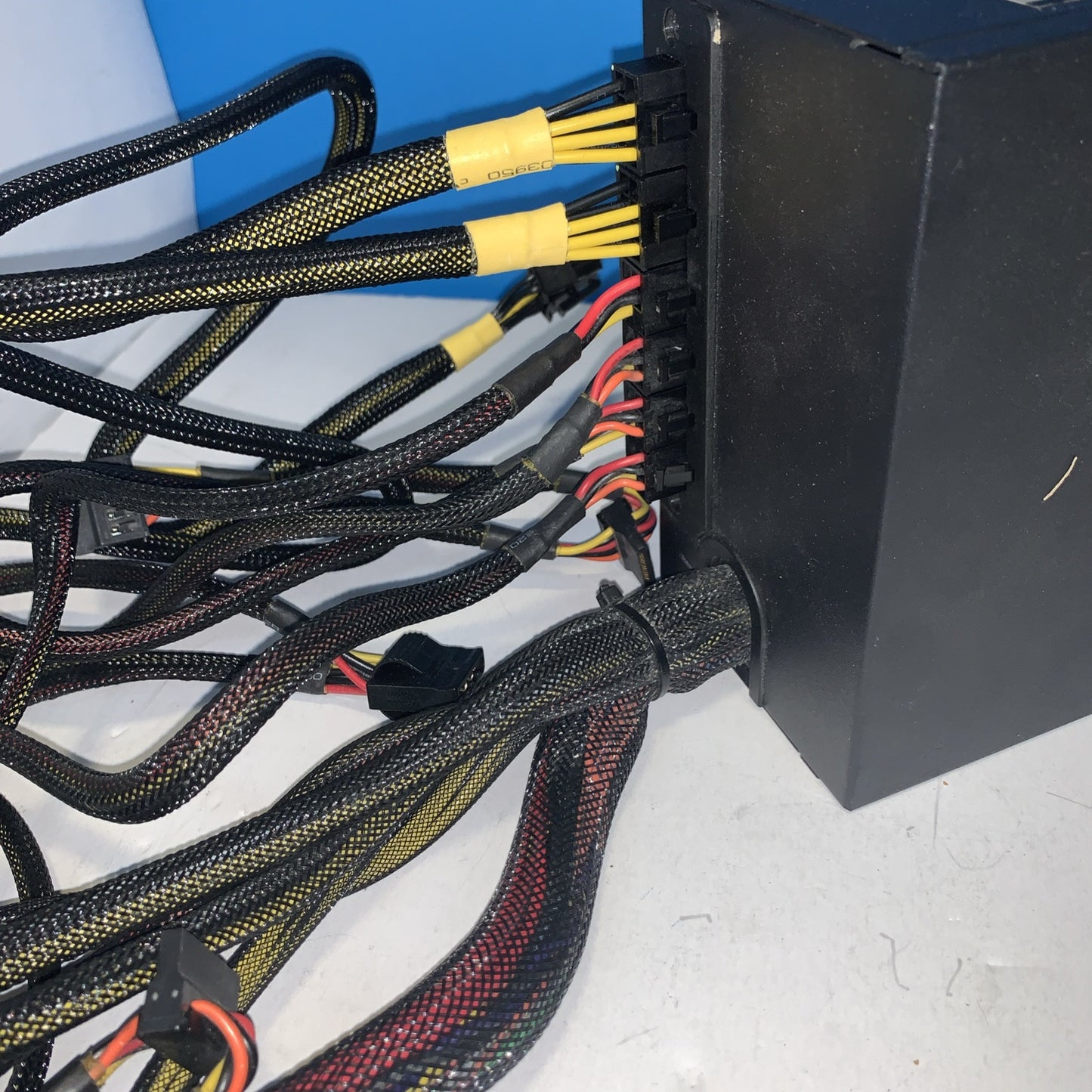 Seasonic M12D 850W (SS-850EM) 20+4/ 4+4/ four 6+2 PCI-E Power supply