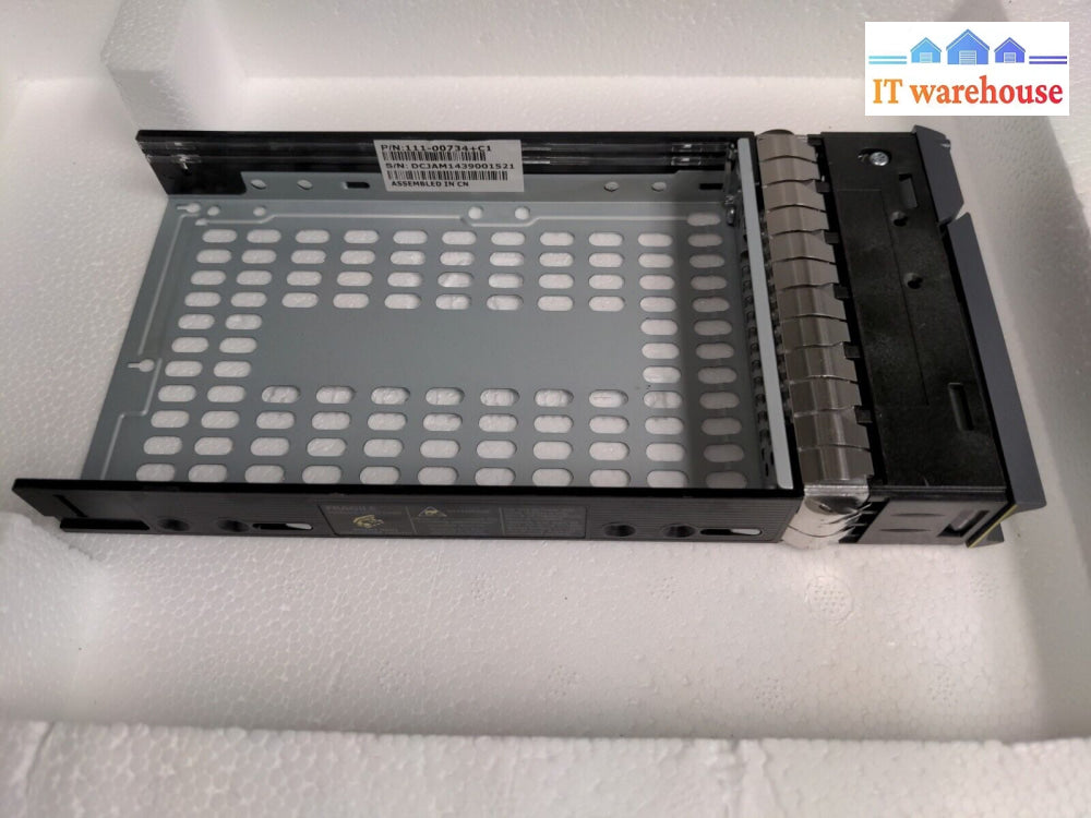 - 15X Netapp 3.5’ Hdd Caddy 111-00734 + C1 0095673 W/L3-25232 Or P003464 Sata-Sas