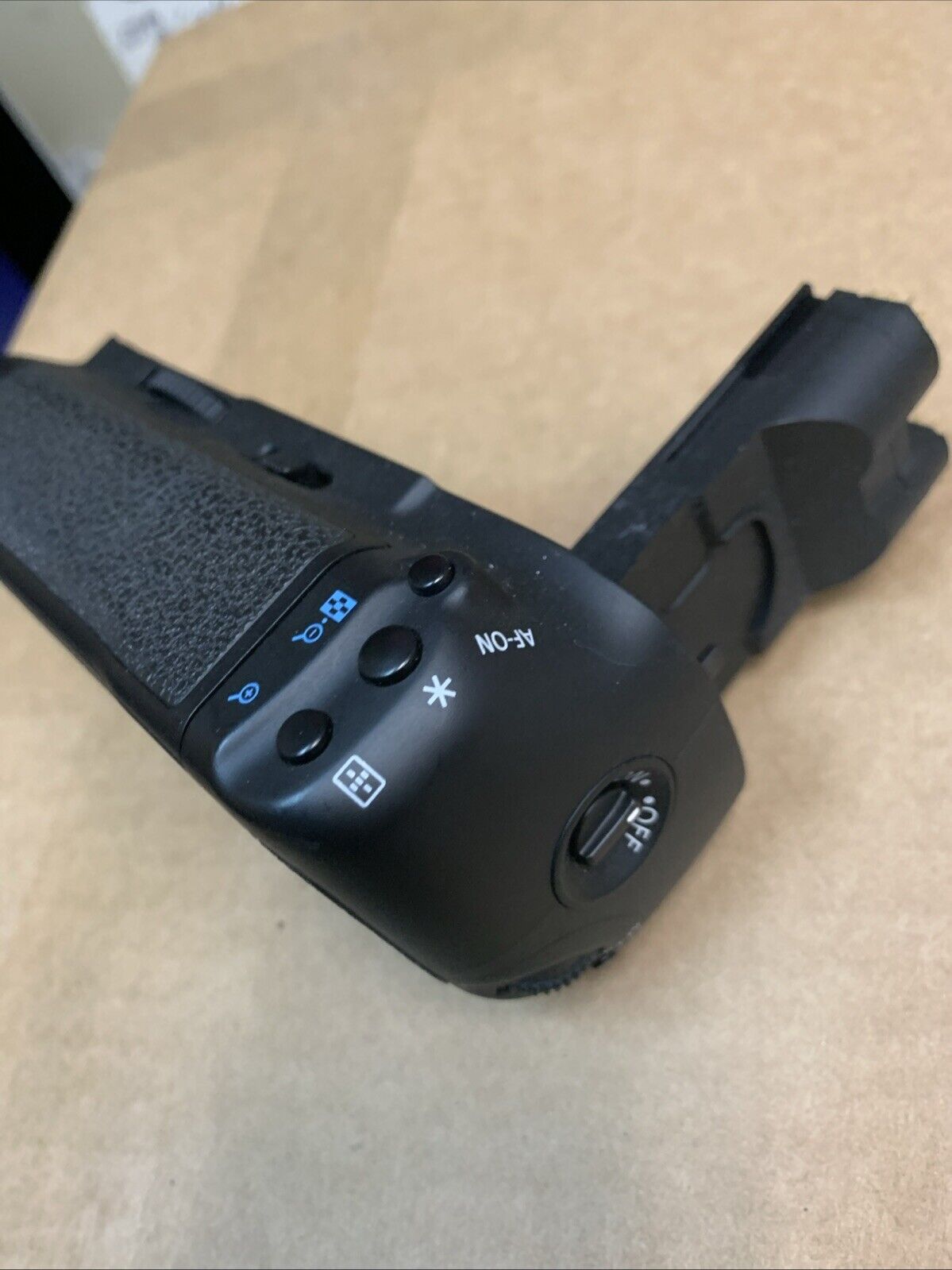 Canon EOS 7D DSLR Digital Camera Battery Grip BG-E7