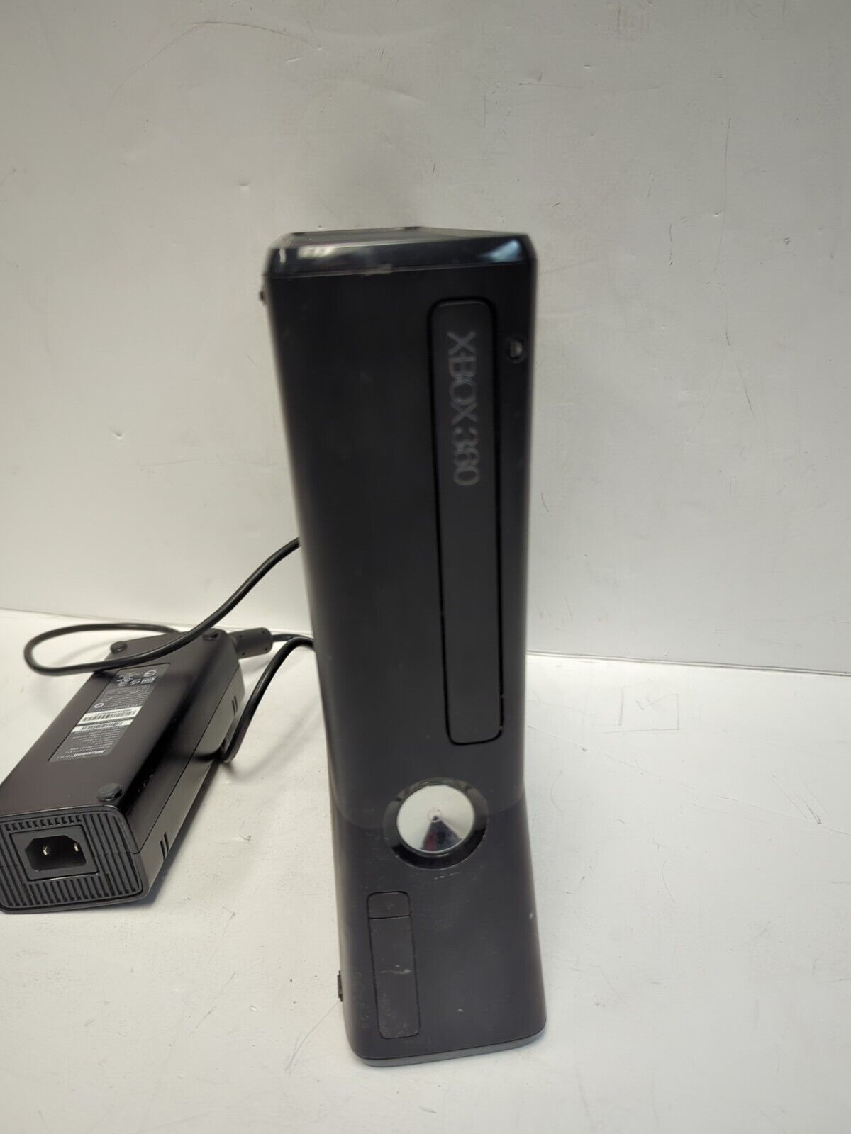 Microsoft Xbox XBOX 360 SLIM 250GB Console Only MODEL 1439 -