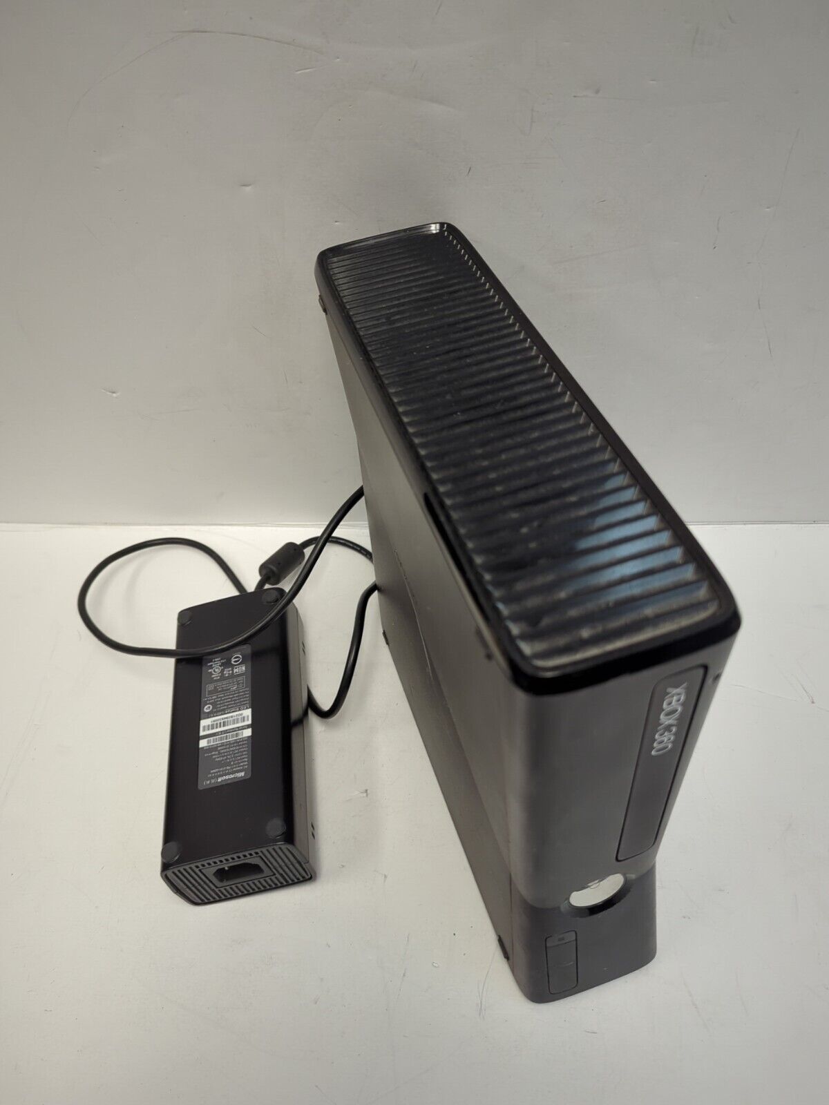 Microsoft Xbox XBOX 360 SLIM 250GB Console Only MODEL 1439 -