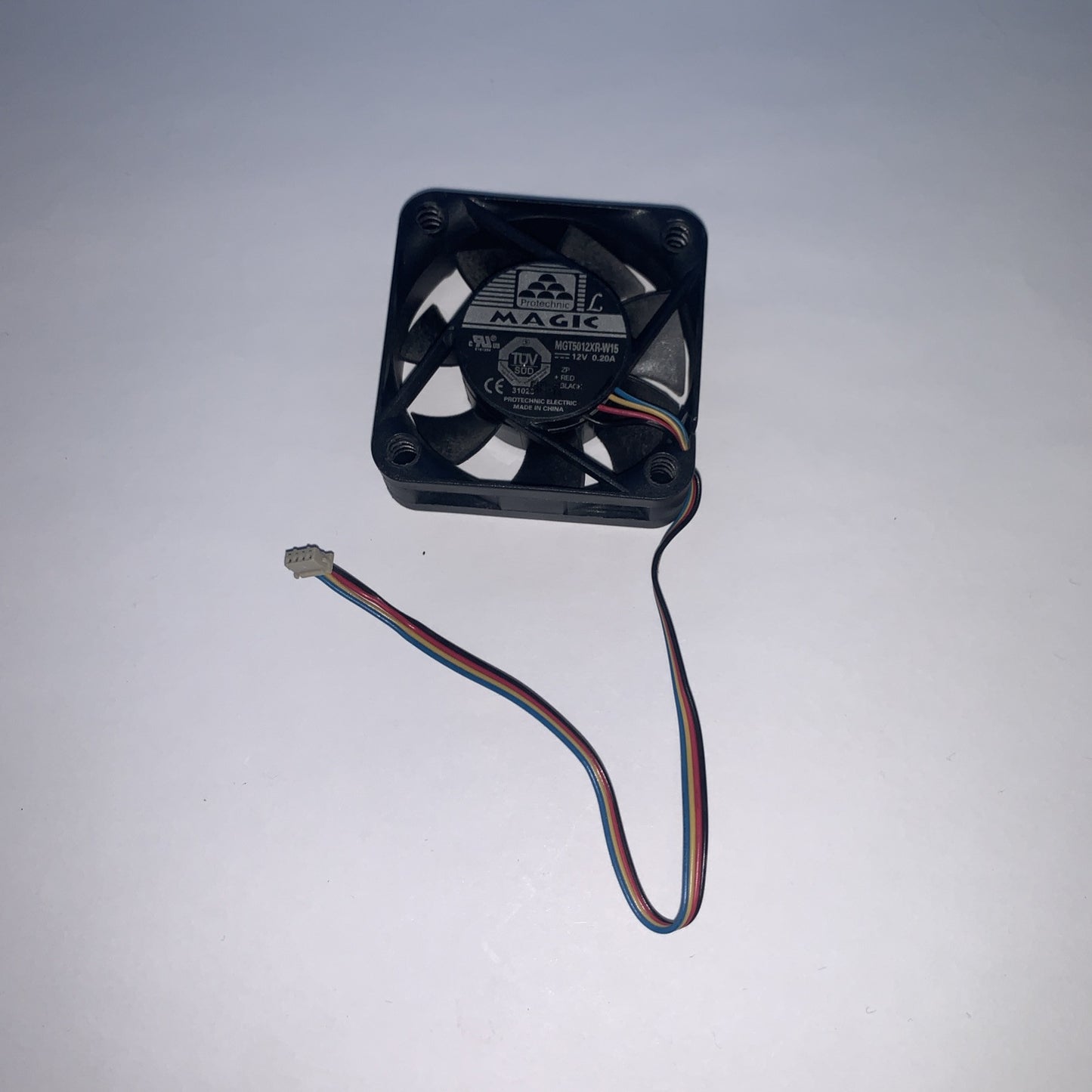 MAGIC MGT5012XR-W15 12V 0.20A 5CM 50 mm 4-pin cooling fan