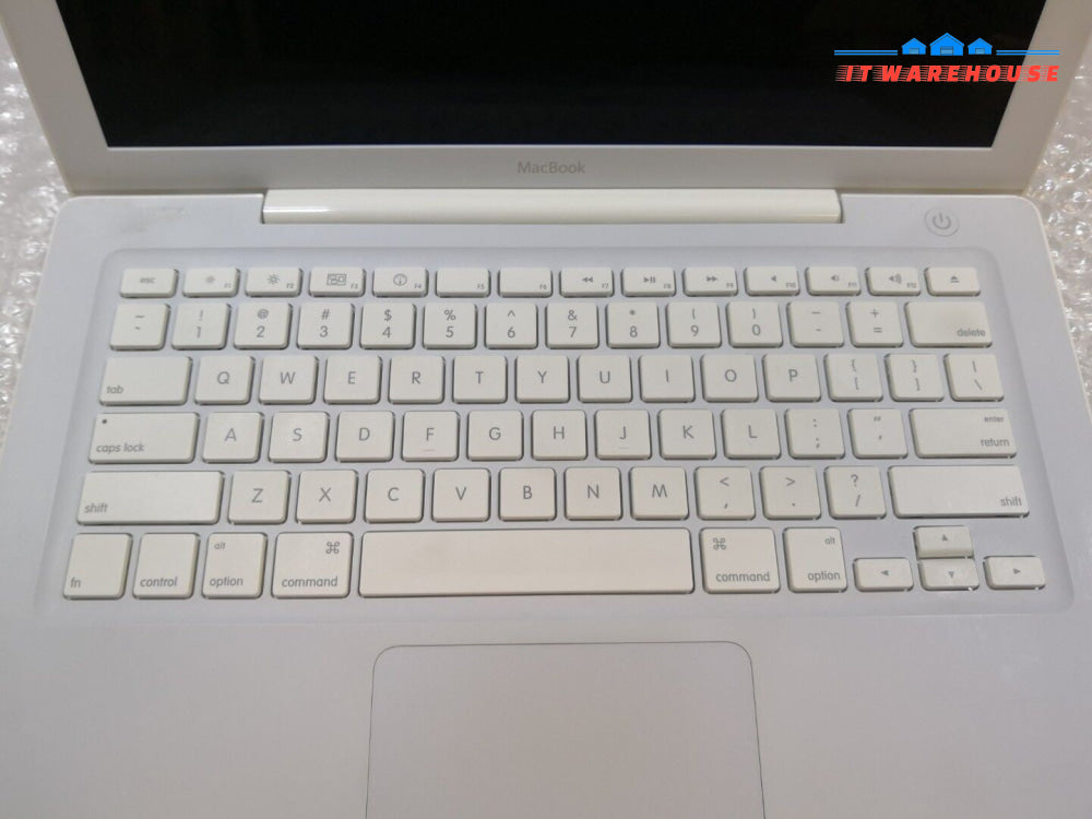 - 4x Apple 13" MacBook 2006 A1181 2.0GHz/2GB/120GB OSX10.7 (No Battery, No AC)