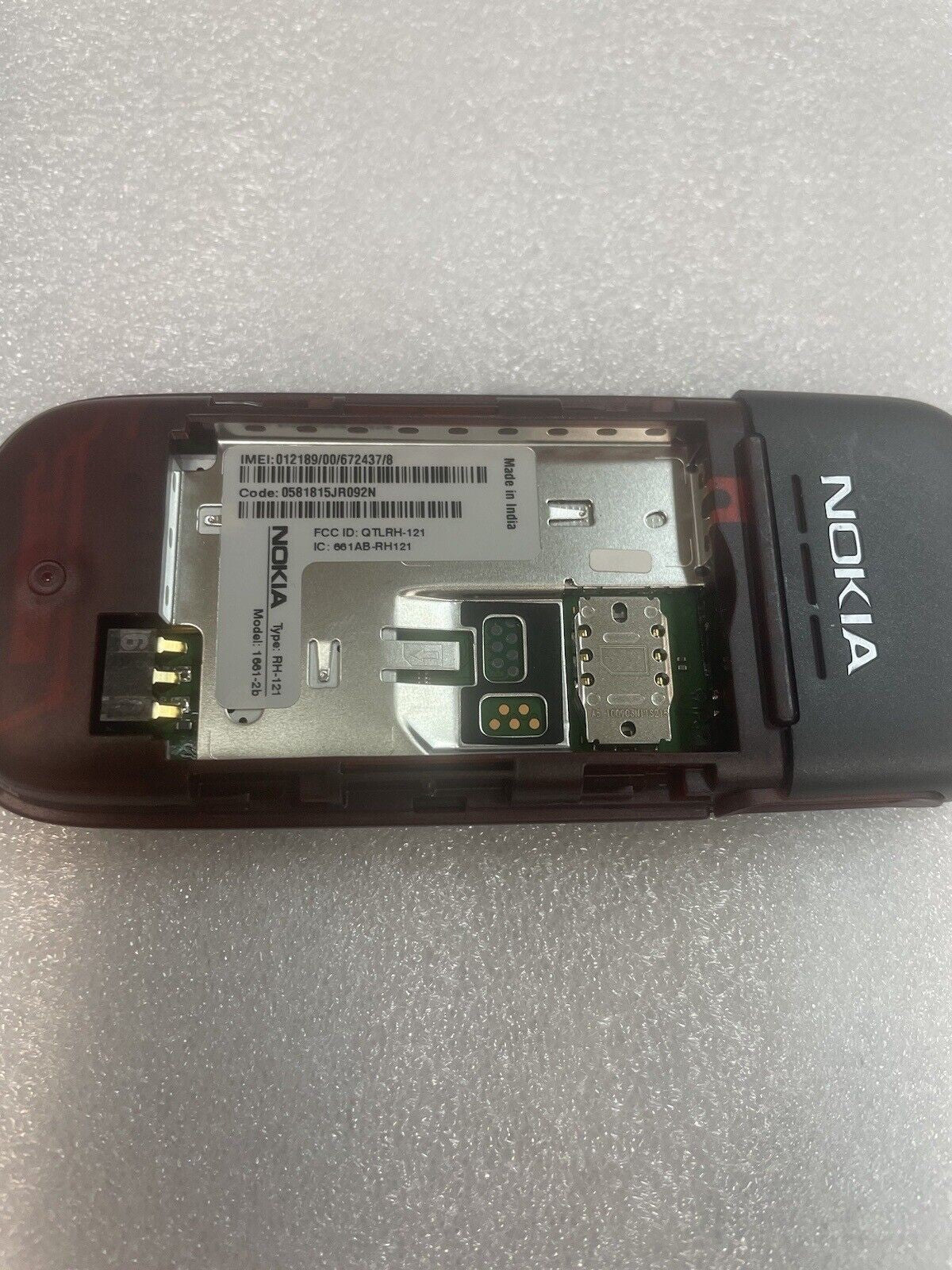 (Nice) CANDY BAR PHONE NOKIA 1661-2b cell phone (carrier: Rogers, Fido)