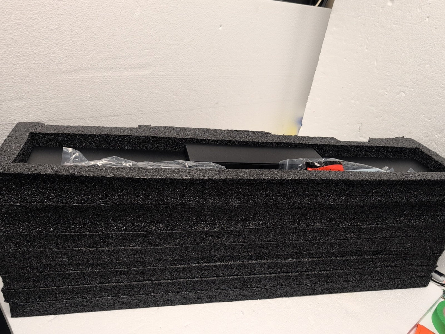 Polycom Studio P009 USB Speaker Video Conference Bar 4K W/Wall mount (NO AC) -