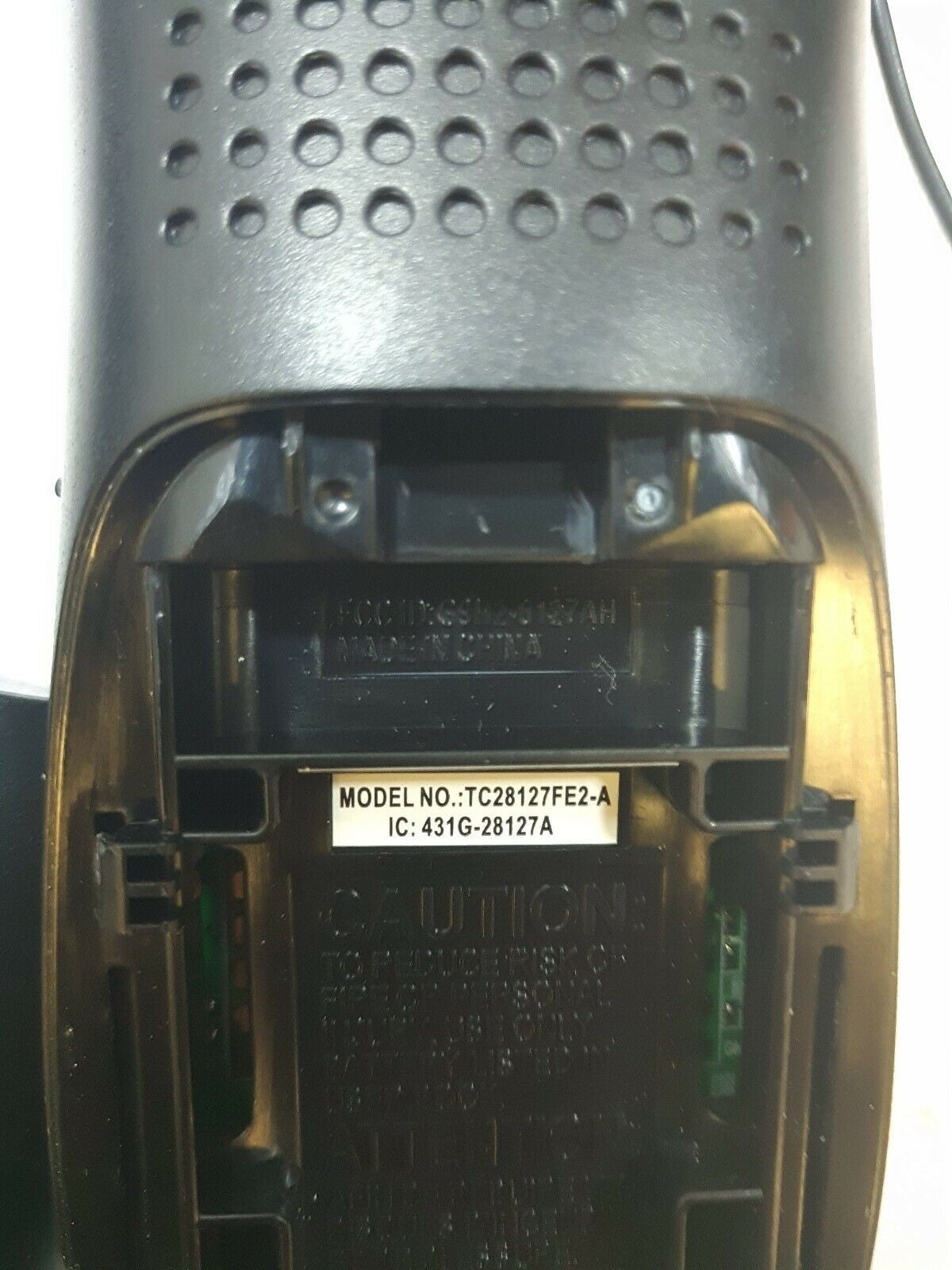 - 2x GE 6.0 DECT Cell Fusion Phones - (28127FE2-A) with Charger (Battery dead)