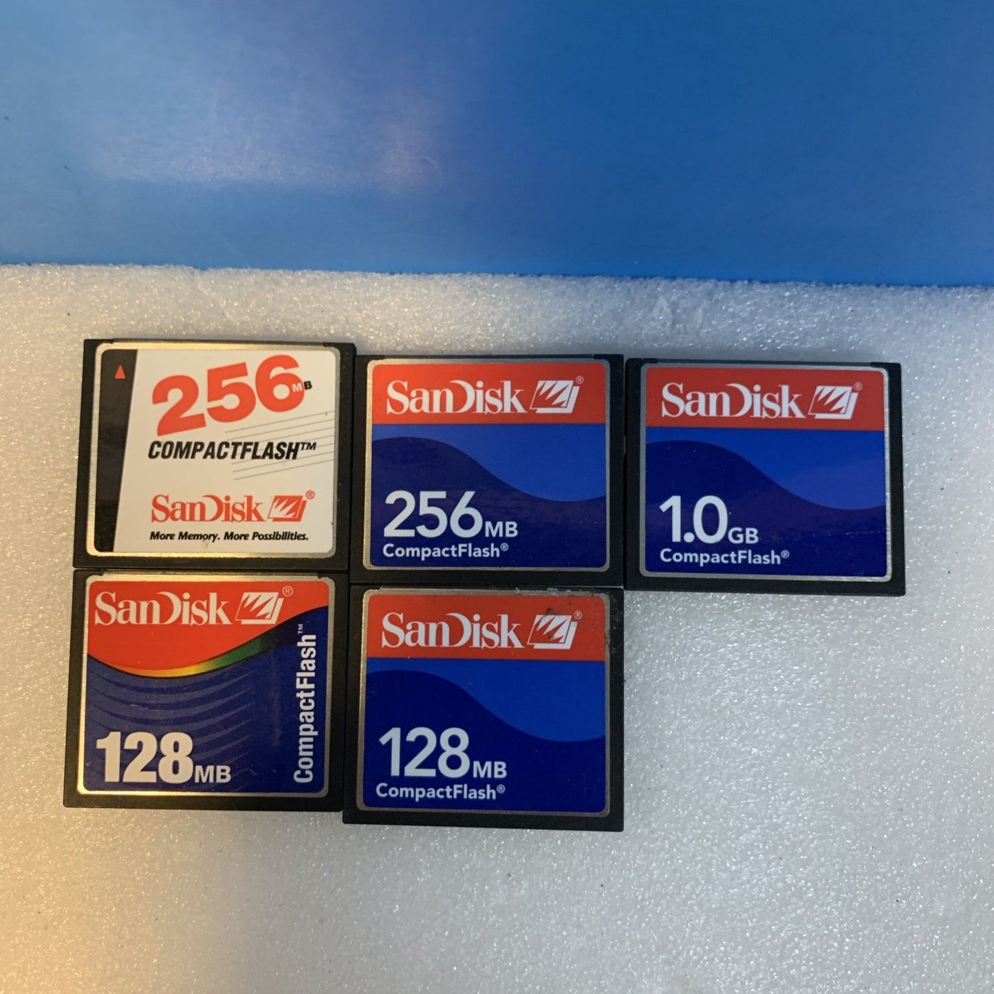 Lot of 5 SanDisk CompactFlash CF Cards 128MB 256MB 1GB