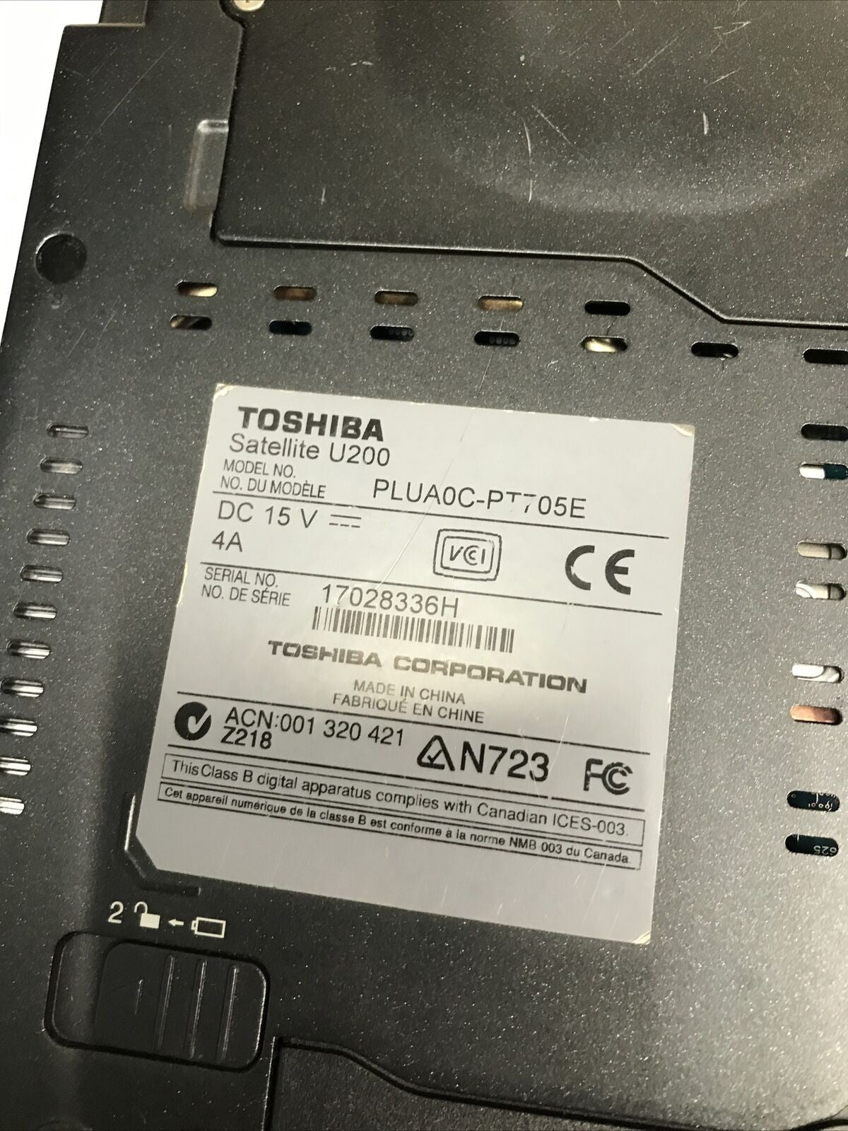 TOSHIBA SATELLITE U200 12” LAPTOP INTEL CPU-T2250 1GB 0GB (NO OS)
