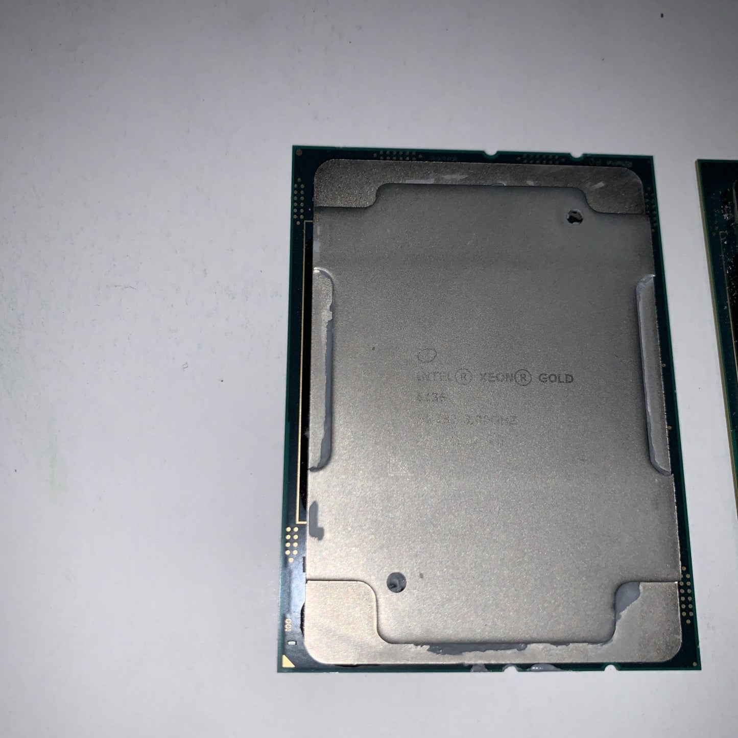 Pair of Intel Xeon Gold 6136 SR382 3.0GHz FCLGA3647 12 Cores 24,75MB Cache 150W