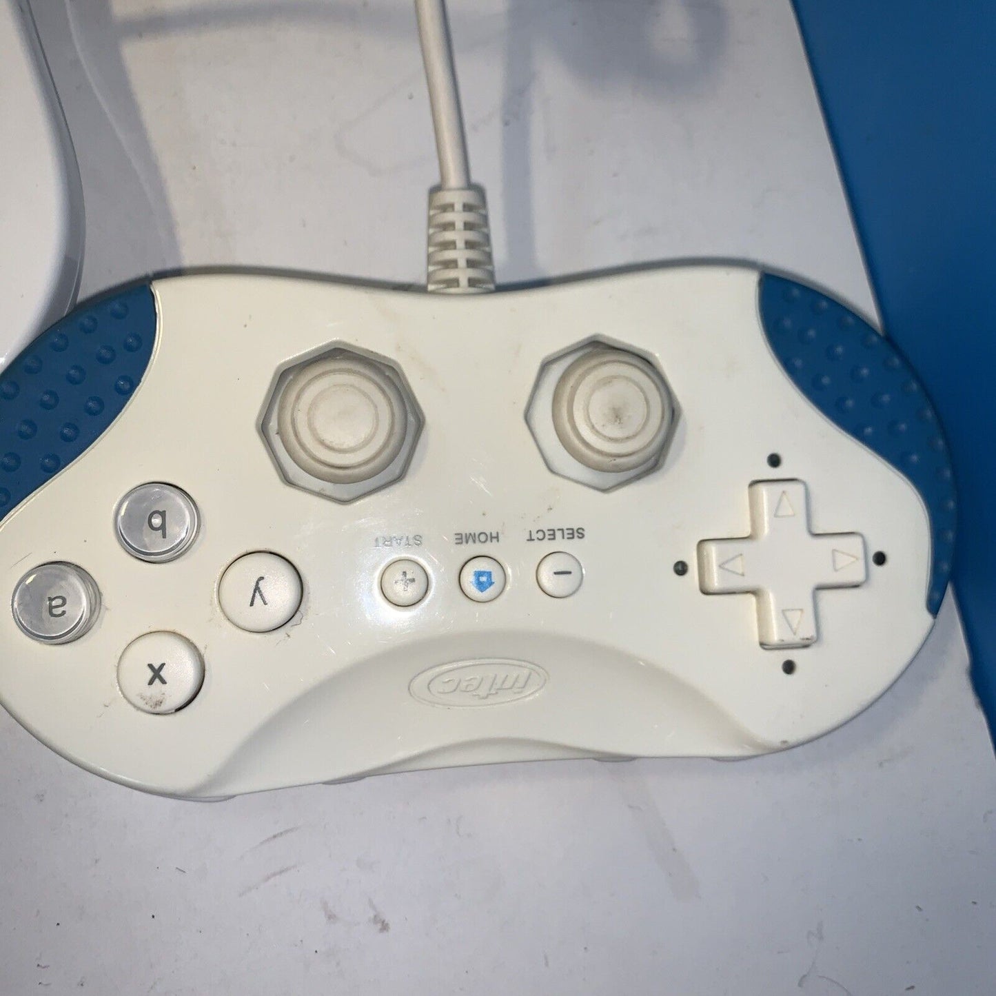 Nintendo Wii Classic Wired White Controller RVL-005 & Intec controller