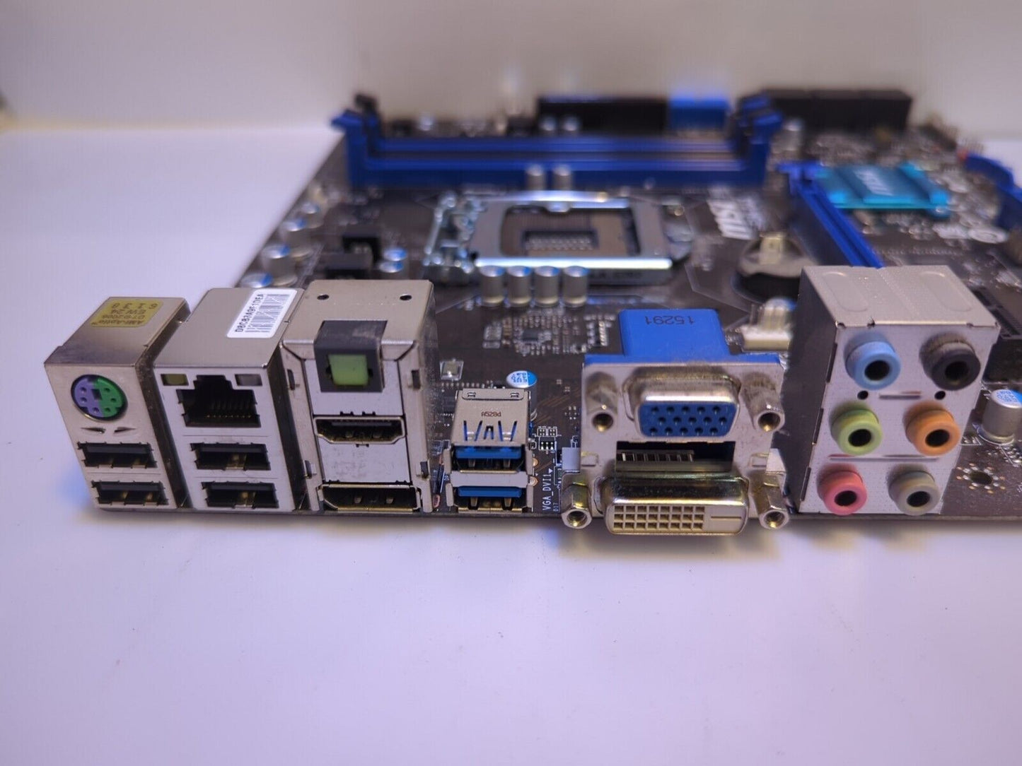 - MSI B85M-G43 M-ATX LGA 1150 Intel B85 DDR3 HDMI/DP USB3.0 Motherboard