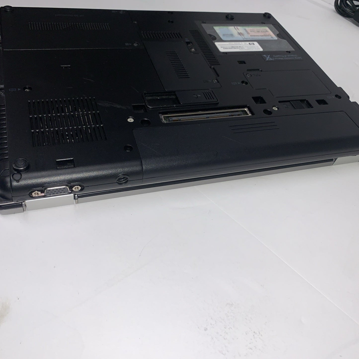 HP EliteBook 6930p C2D P8600 2.4GHz 3GB 160GB Webcam BlueTooth WiFi Windows XP