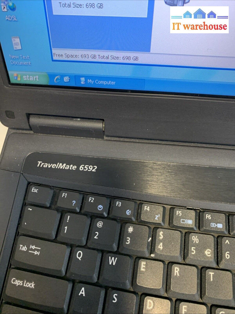 Acer Travel Mate 6592 C2D T7300 2GB 750GB Windows xp pro sp3 (one key defective)