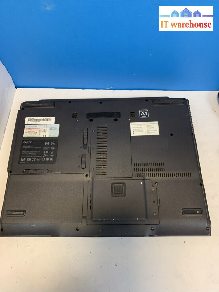 Acer Travel Mate 6592 C2D T7300 2GB 750GB Windows xp pro sp3 (one key defective)