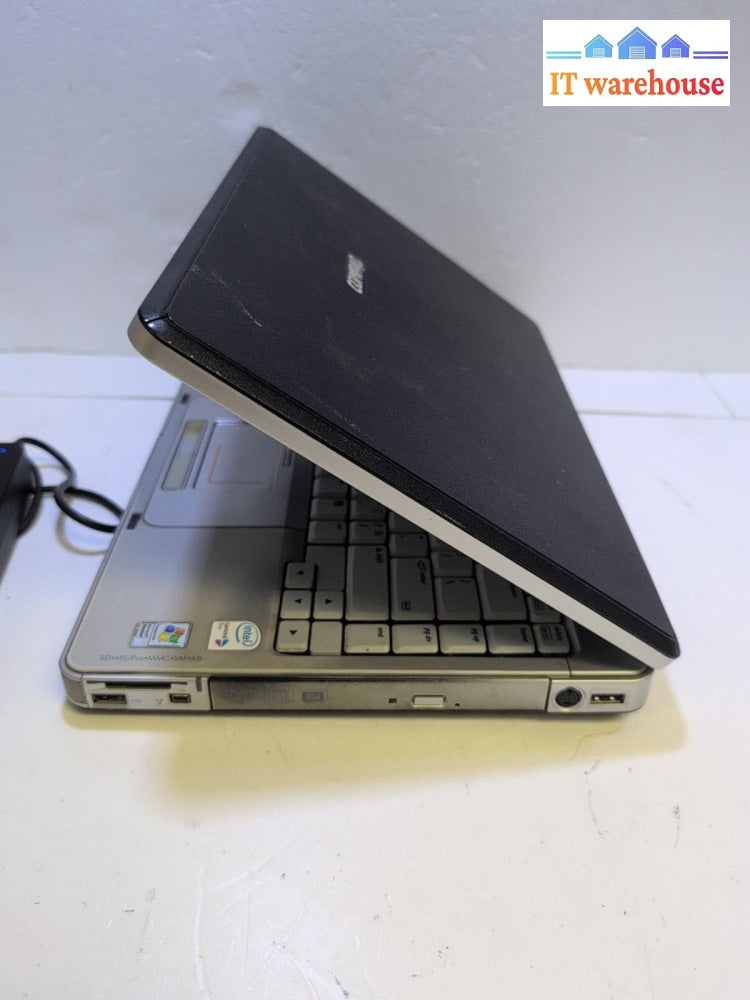 Compaq Predation V2000 14" Laptop Intel T2300 CPU /504MB /120GB /Windows XP -