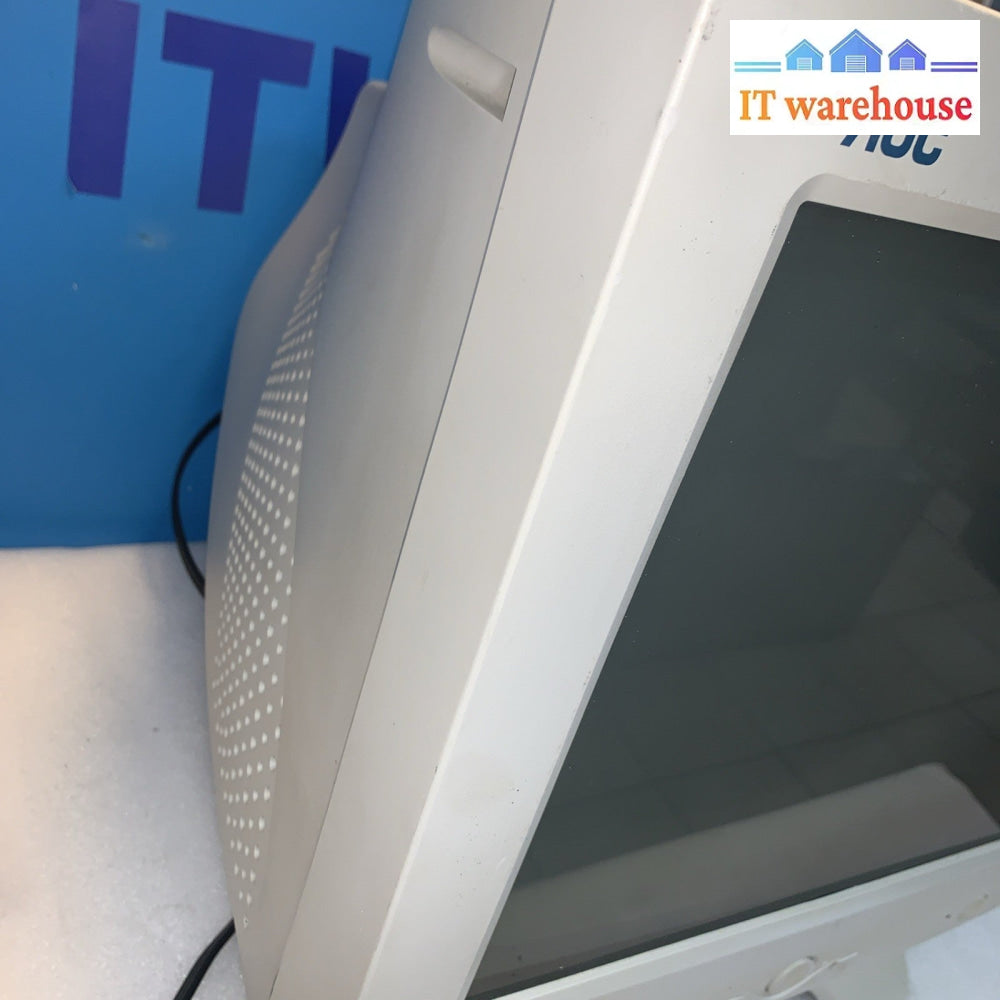 Flat screen ~ AOC FT700 17” CRT VGA Monitor Retro Gaming Display 1280 x 1024
