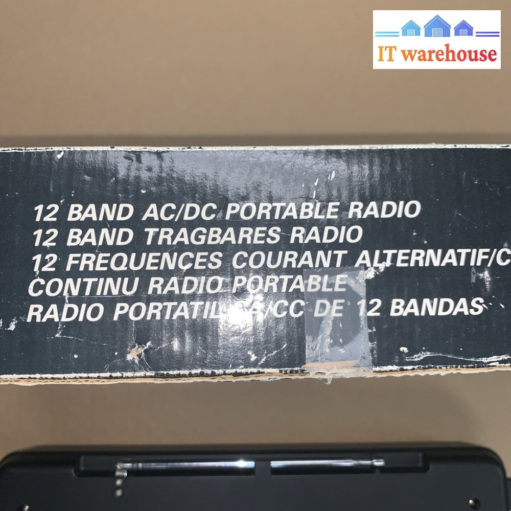 Grade A - World Band BMG RS-1996 Radio