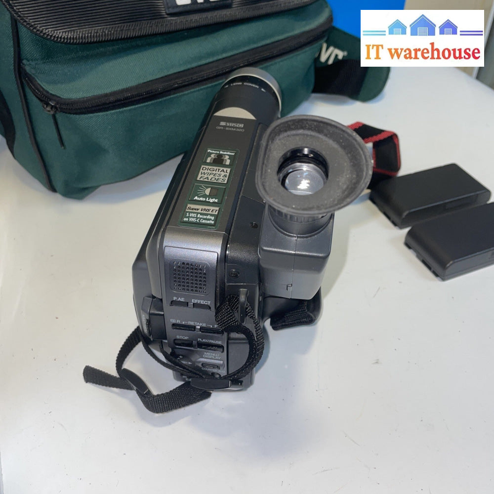 JVC GR-SXM320U Compact VHS Camcorder - Good Shape/no charger
