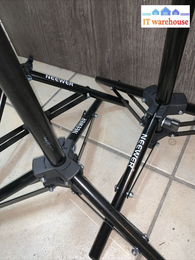 Lot Of 4 Neewer 160 Led Adjustable Light And Stand