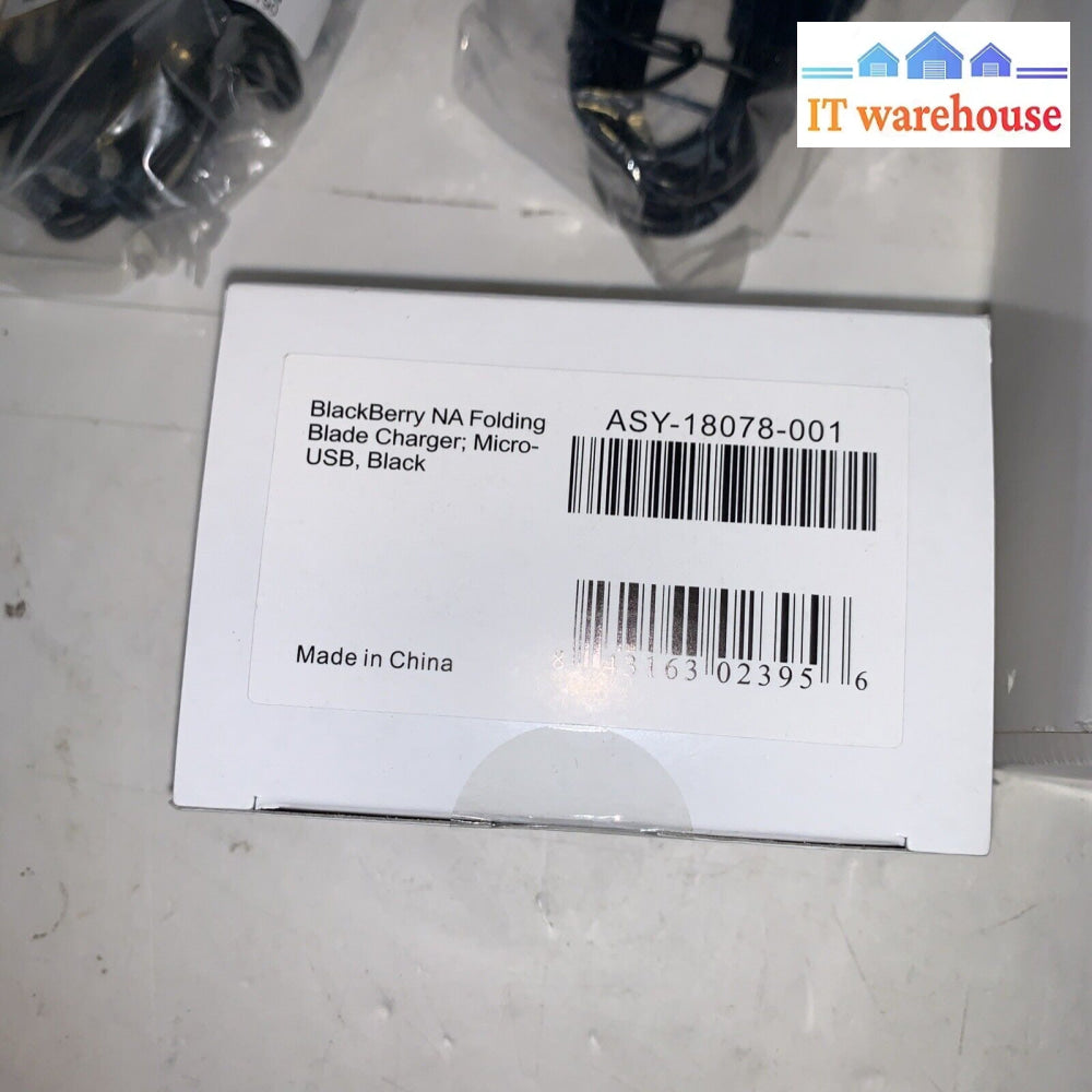 New ~ Blackberry Pearl 8230 Cell Phone (Carrier: Telus)