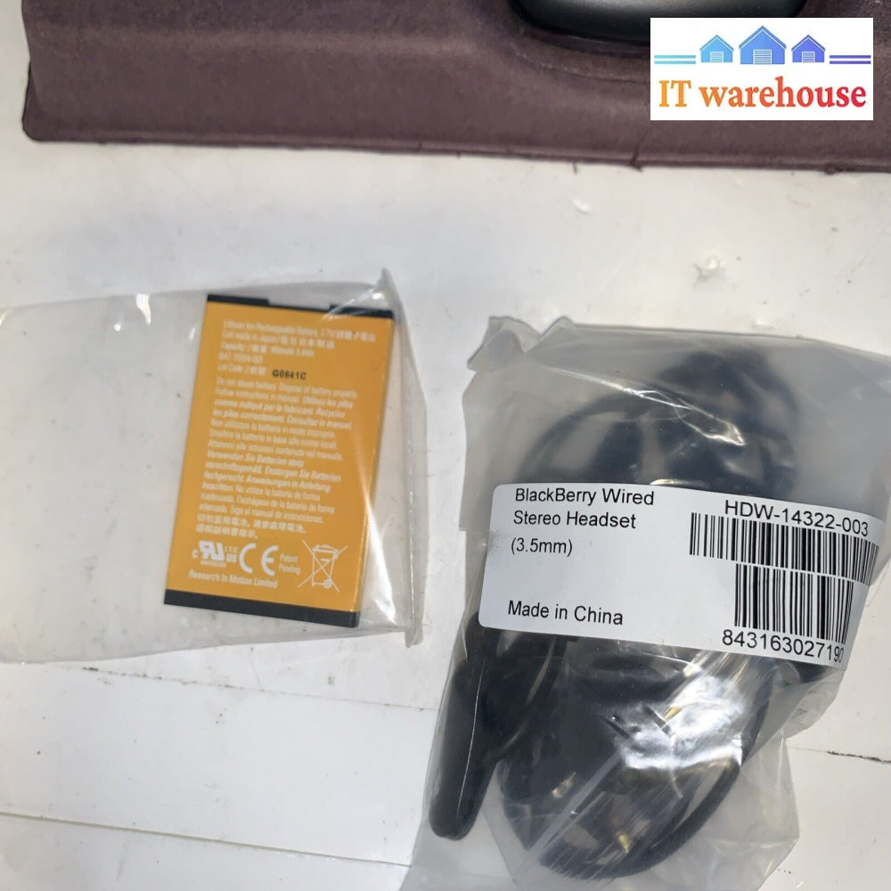 New ~ Blackberry Pearl 8230 Cell Phone (Carrier: Telus)