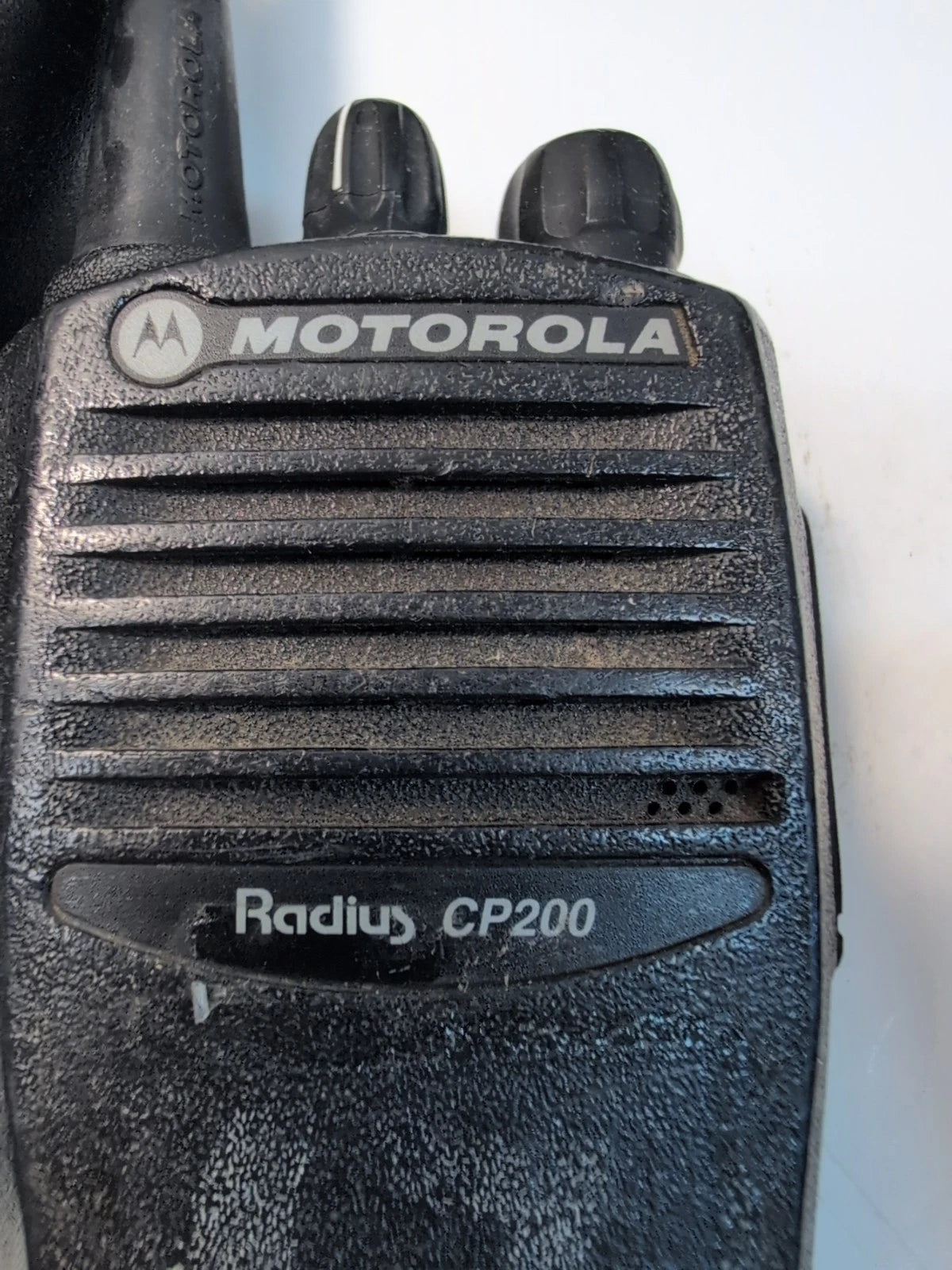 4x MOTOROLA RADIUS CP200 4 CH 4W 438-470MHZ UHF WALKIE TALKIES W/CHARGER