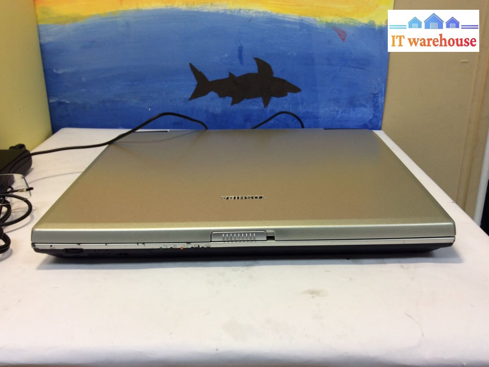 TOSHIBA TECRA A1 15”Laptop Intel Pentium 4 2.4GHz 725MB RAM 30GB HDD Win XP
