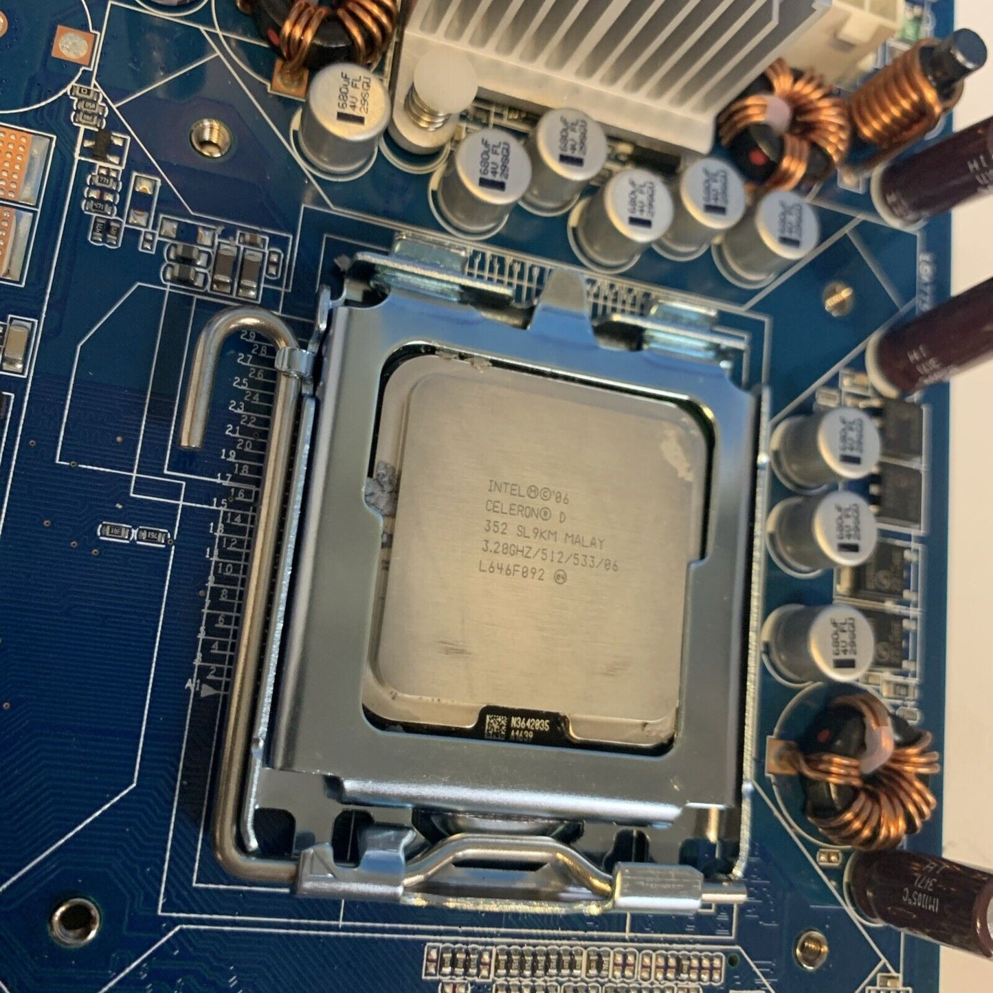 RJ DYNAMIC NMO-VO E150630 Motherboard + CPU