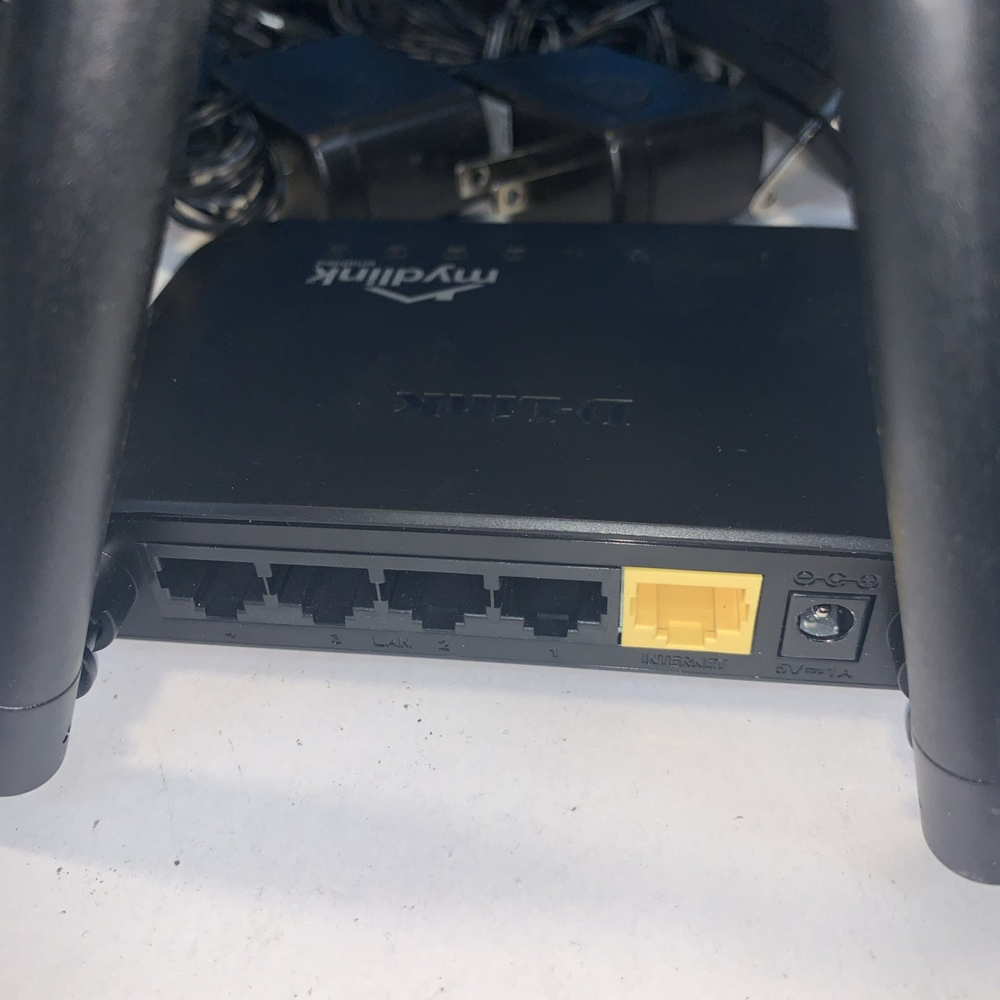 Lot of 8 D-Link mydlink 4-Port wireless router DIR-605L