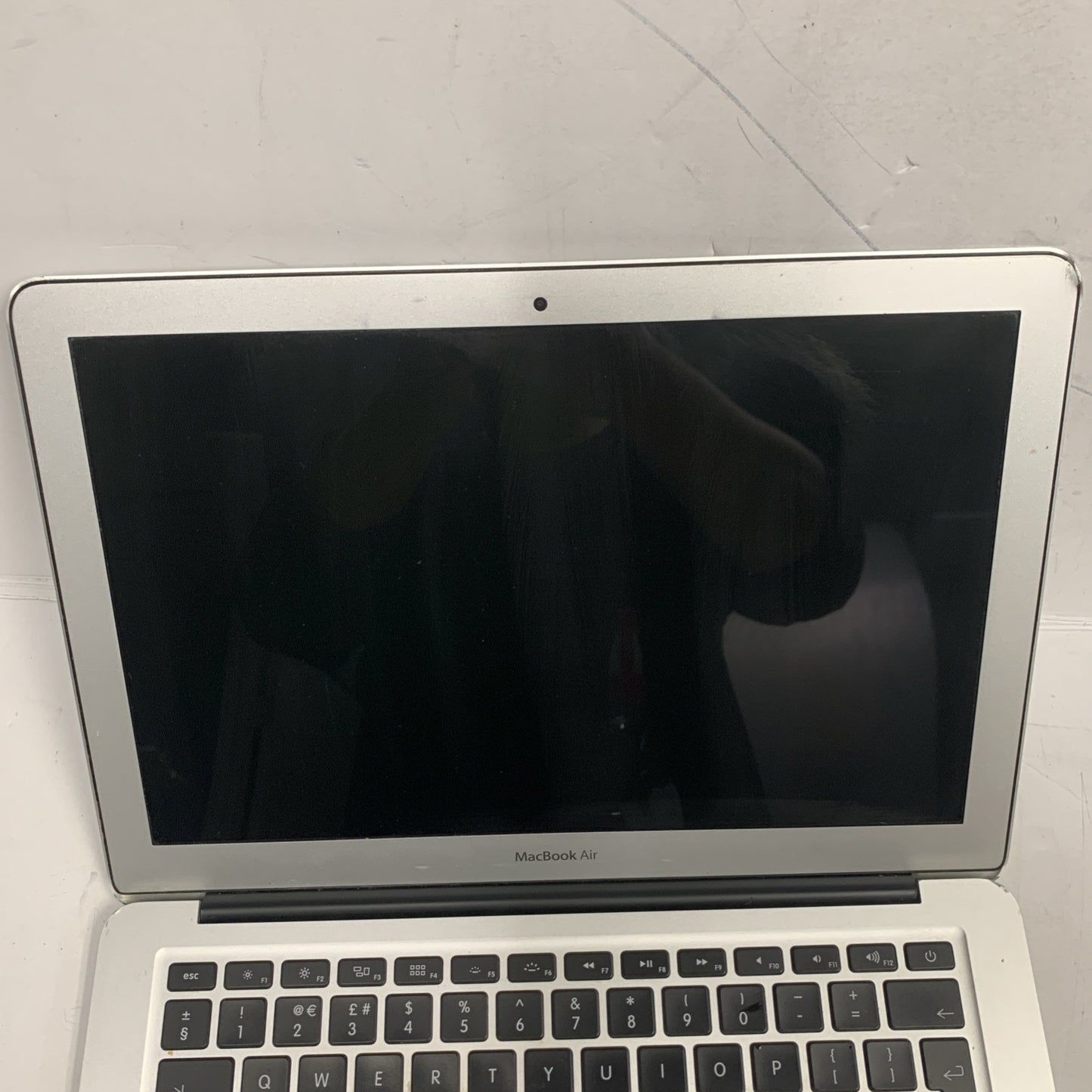 Apple MacBook Air A1466 2015 Core i5-5250U 1.6GHz 4GB RAM 256GB SSD OS X 10.13