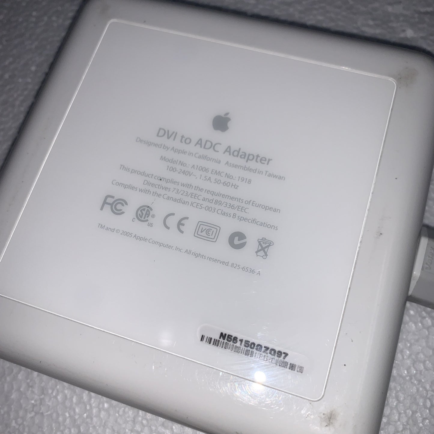 APPLE A1006 DVI TO ADC ADAPTER