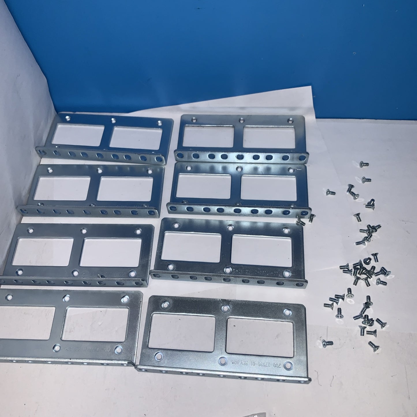 (1 pair) Cisco 3800 3845 3900 3945 Router Rack Mount Ears w/ Screws 700-17696-01
