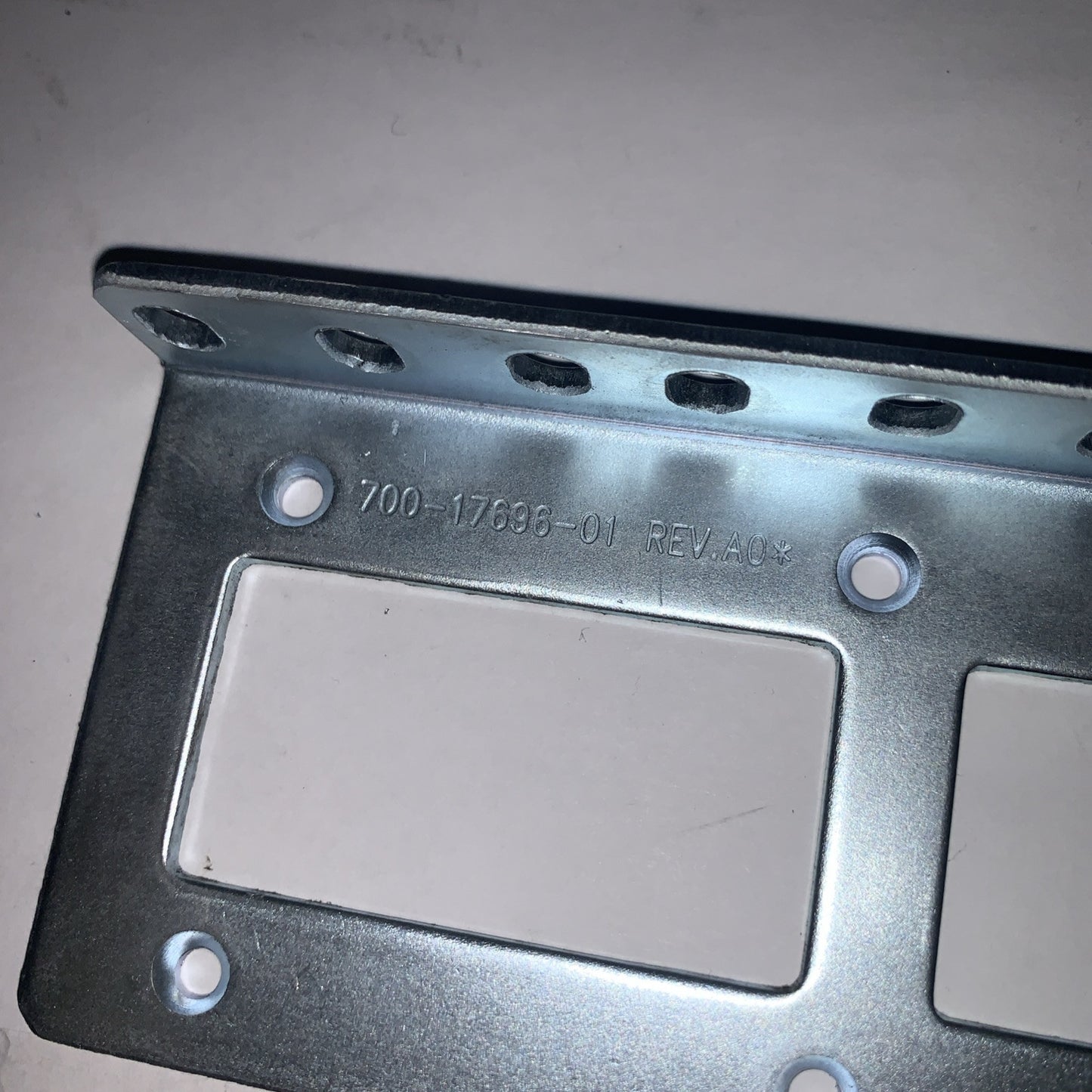 (1 pair) Cisco 3800 3845 3900 3945 Router Rack Mount Ears w/ Screws 700-17696-01