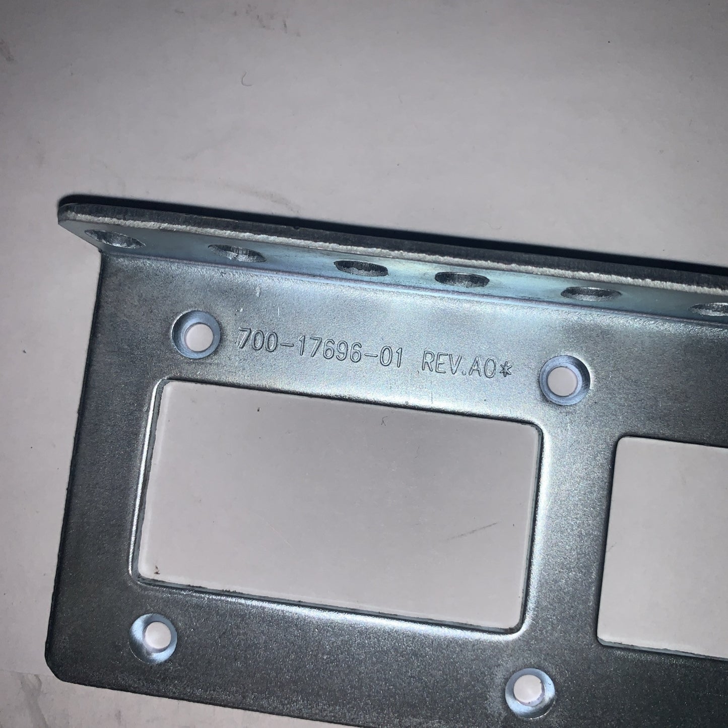 (1 pair) Cisco 3800 3845 3900 3945 Router Rack Mount Ears w/ Screws 700-17696-01