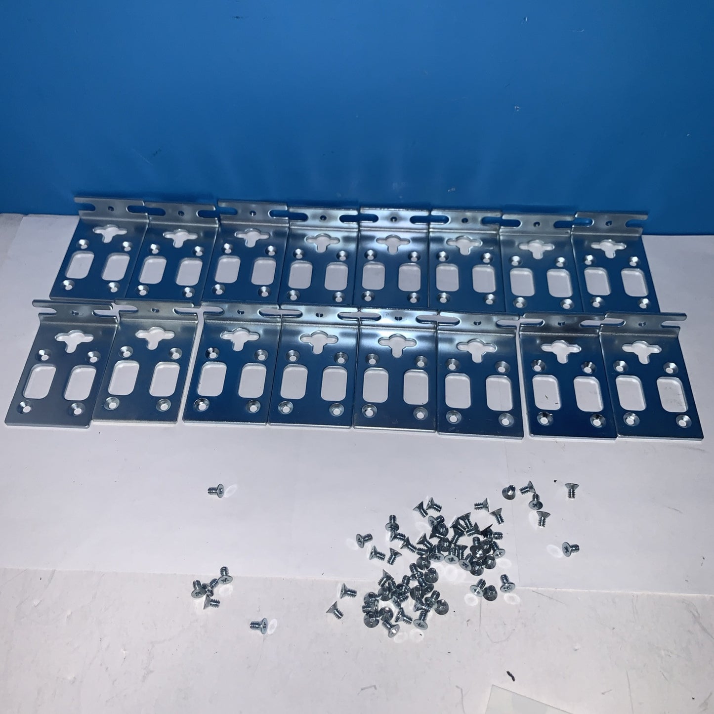 (1 pair) Cisco Systems Rack Mount Ears/wall Mount Ears 700-15894-01