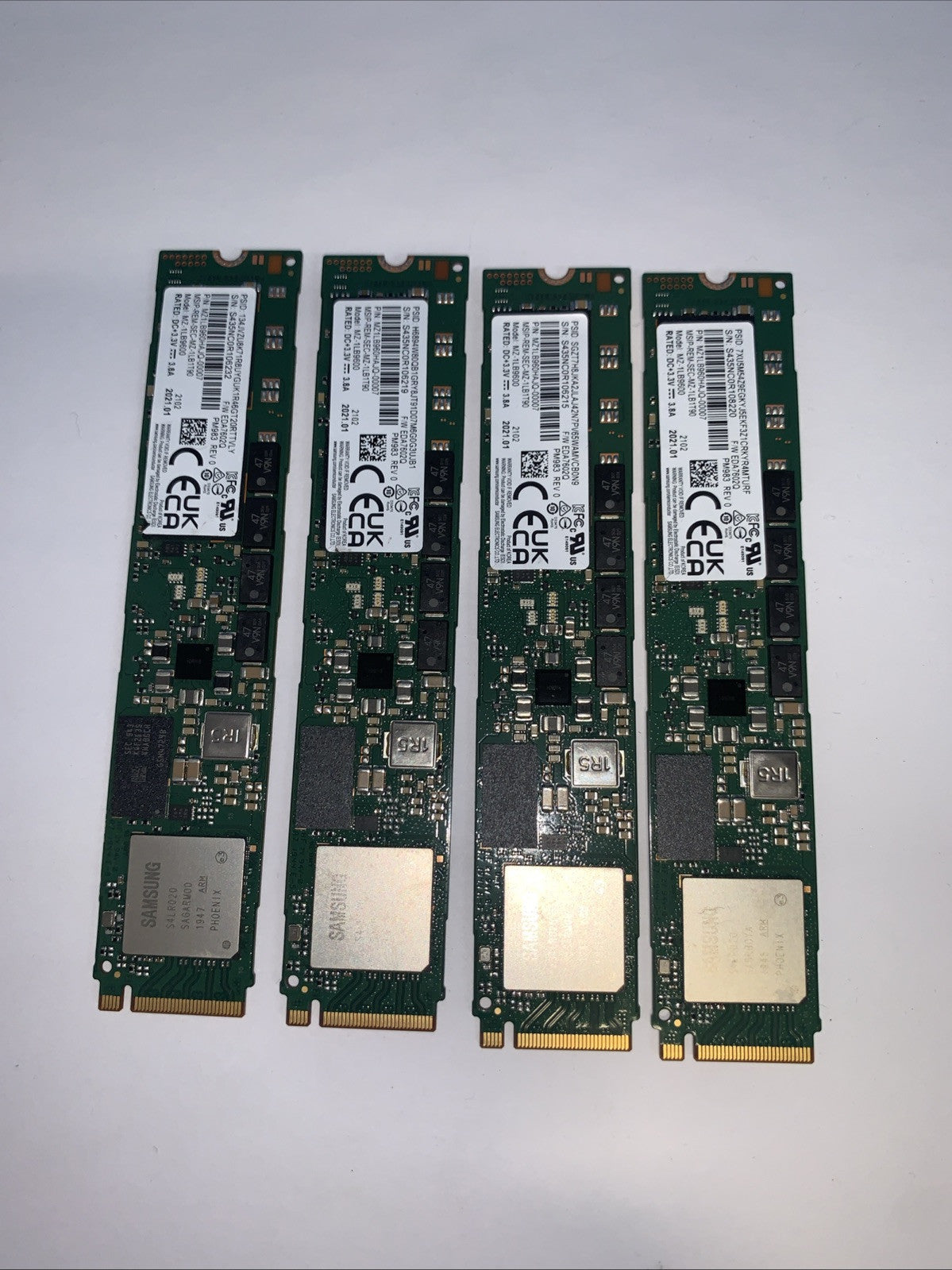 (Lot of 4)  Samsung PM983 960GB MZ-1LB9600 PCIe NVMe M.2 22110 Internal SSD