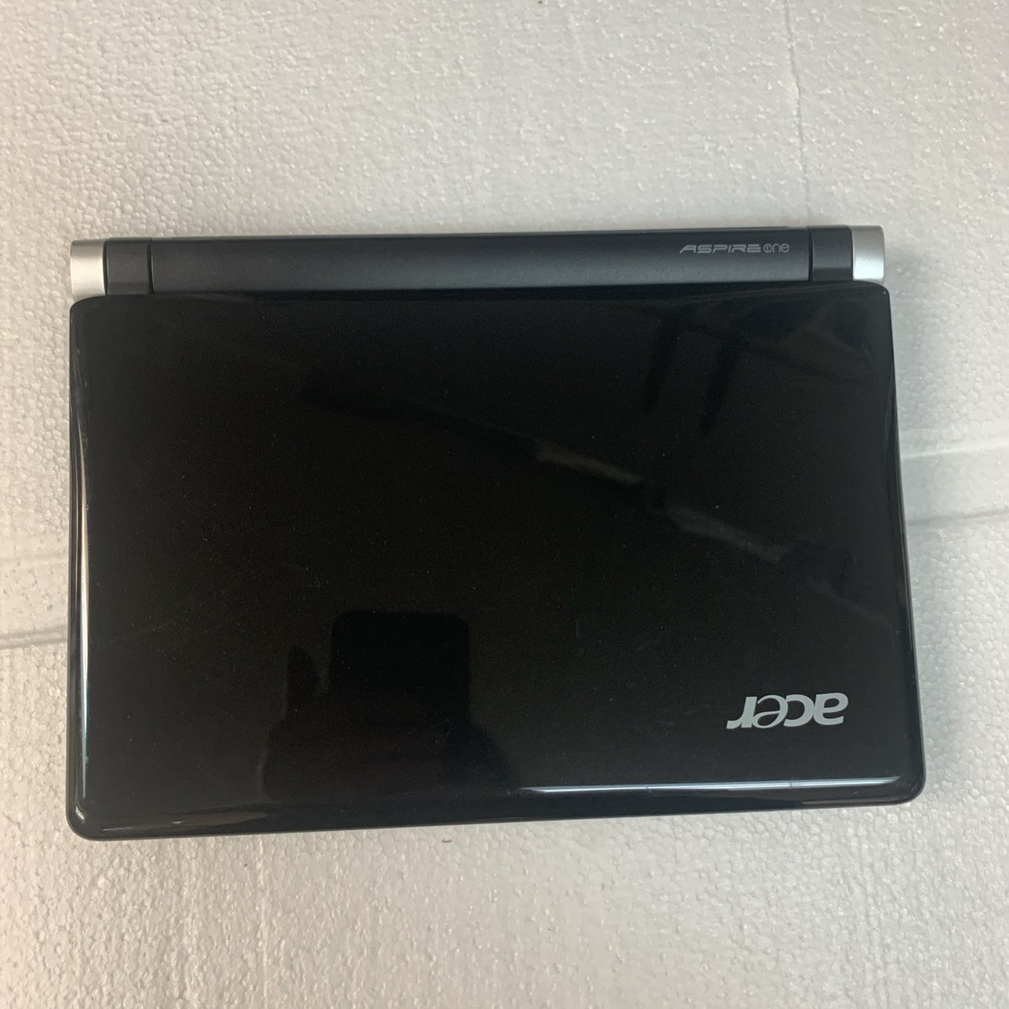 Nice ~ mini Acer notebook Aspire one Atom N270 1.60GHZ 1GB 160GB Windows XP home