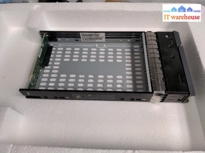 - 15X Netapp 3.5’ Hdd Caddy 111-00734 + C1 0095673 W/L3-25232 Or P003464 Sata-Sas