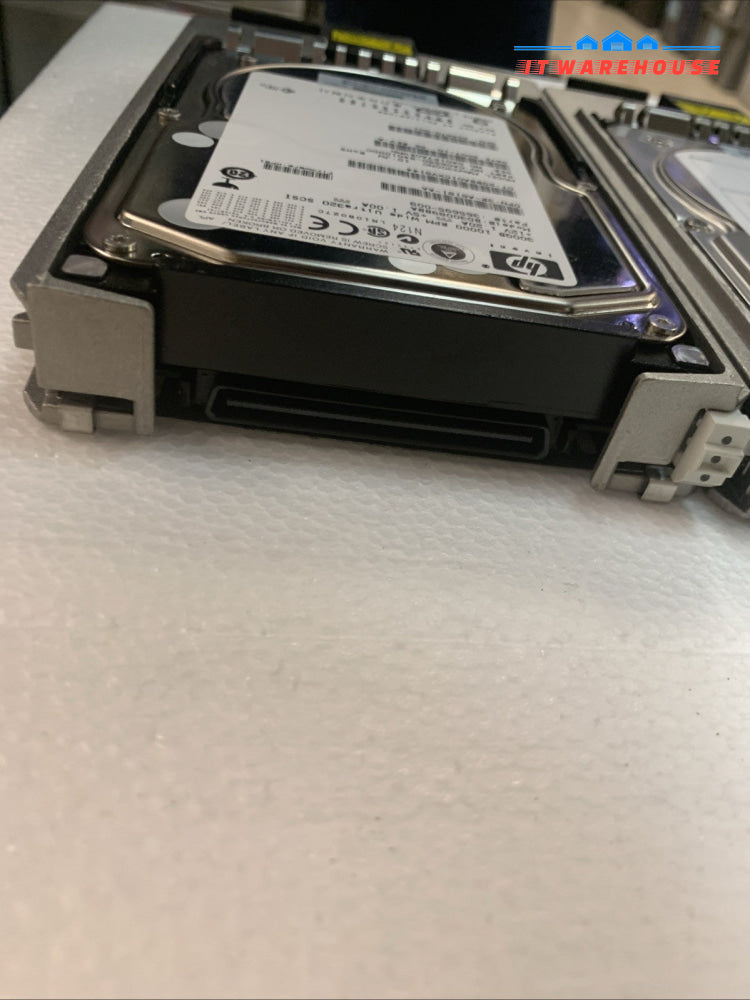 (1x )  HP 300 GB 15K RPM wide ultra320 SCSI server hard drive +caddy