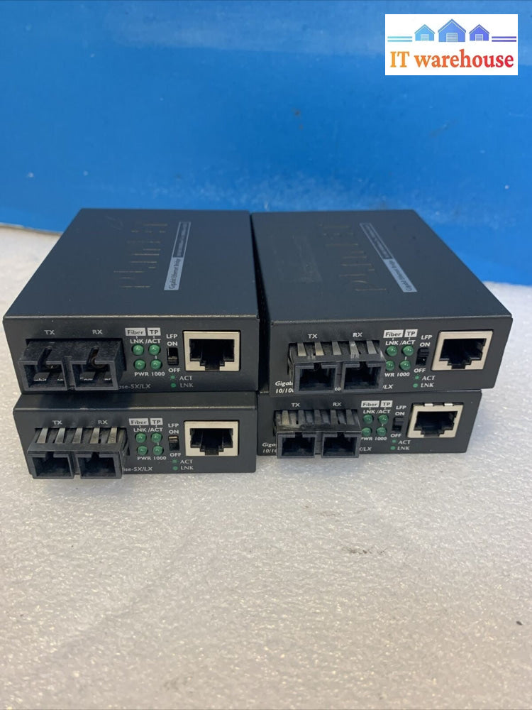(1x)  Planet GT-802 V3 10/100/1000Base-T Gigabit Ethernet Converter + AC adaper