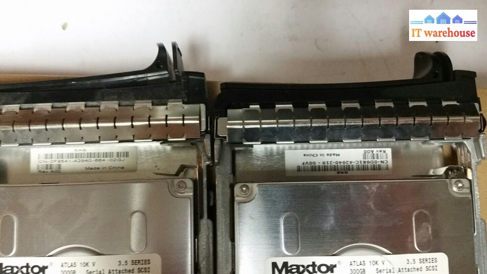 - 2x Maxtor Atlas 300GB SAS 10K RPM 3.5" Hard Drive  G8774  w/Tray @@@
