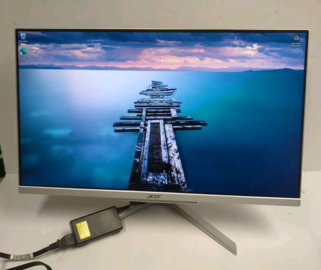 NICE Acer Aspire C24-865 D17W3 24" All In One i3-8130U CPU/ 8GB/ 1TB HDD/WIN 11-