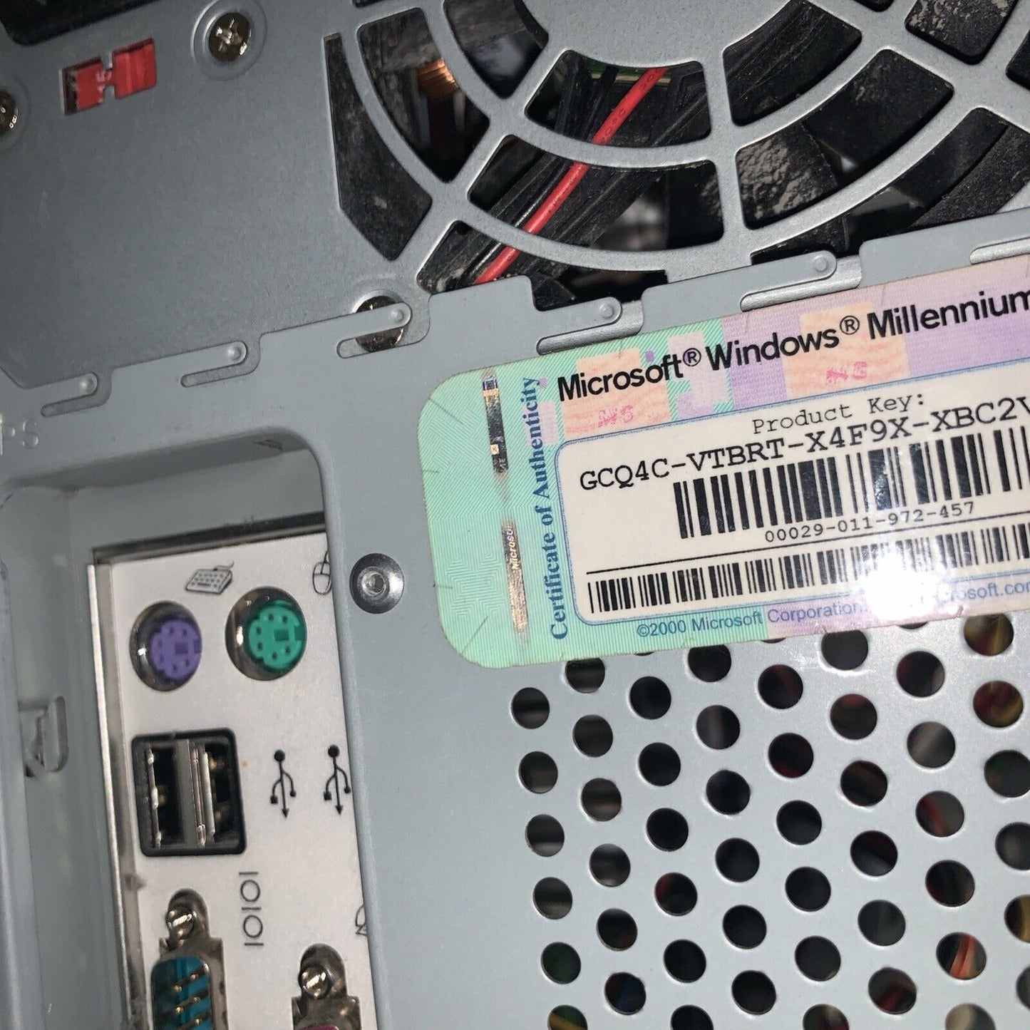 Nice~ Compaq Presario 5000 AMD 900MHZ 256MB 30GB (No windows)
