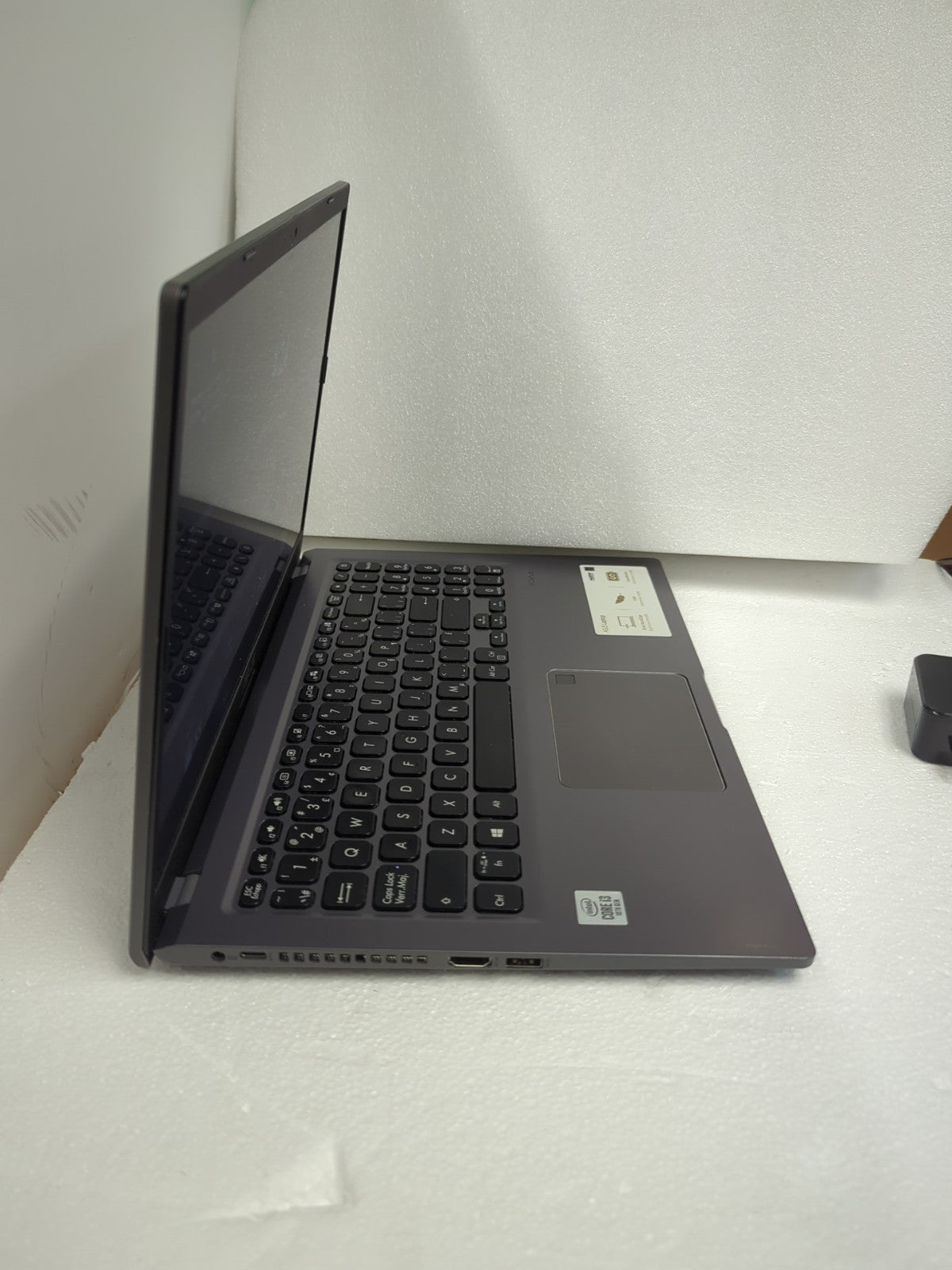 ASUS Vivobook X515J 15.6" LAPTOP  i3-1005G1 CPU/8GB Ram/256GB SSD/Win11 (*Read)-