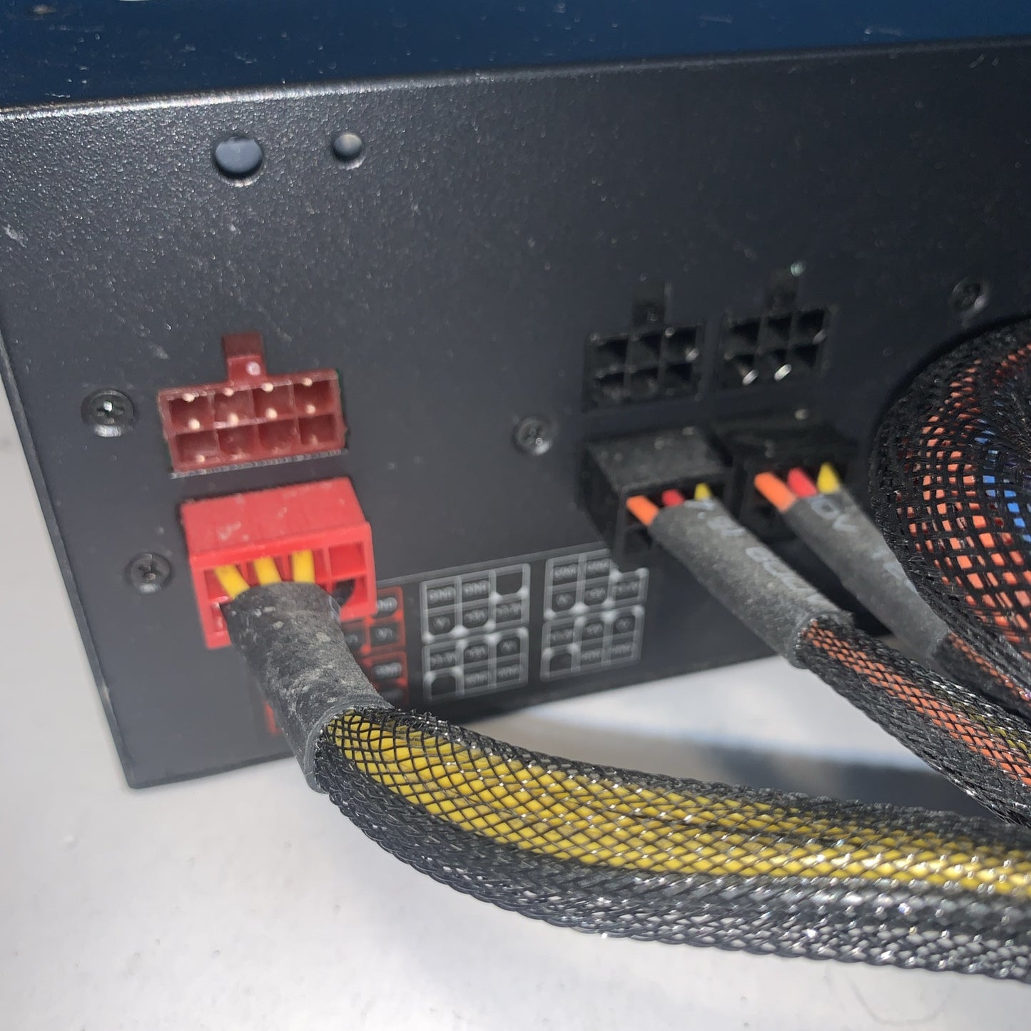 CHIEFTEC A-135 Series APS-650CB 650W Power Supply (4+4 CPU, 6+2 PCI-E)
