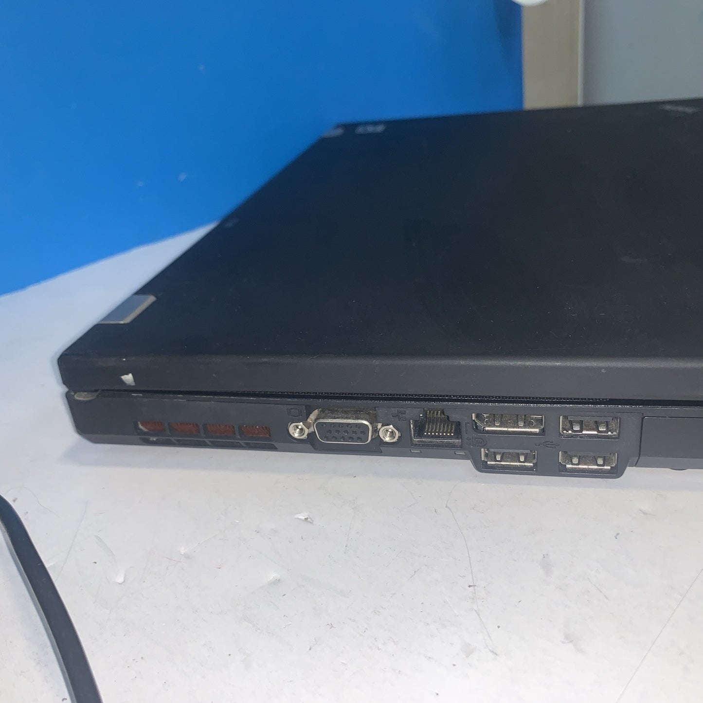 Lenovo ThinkPad T410 Intel Core i5-520M 4.1" 4GB DDR3 4GB 250GB HD Windows 10