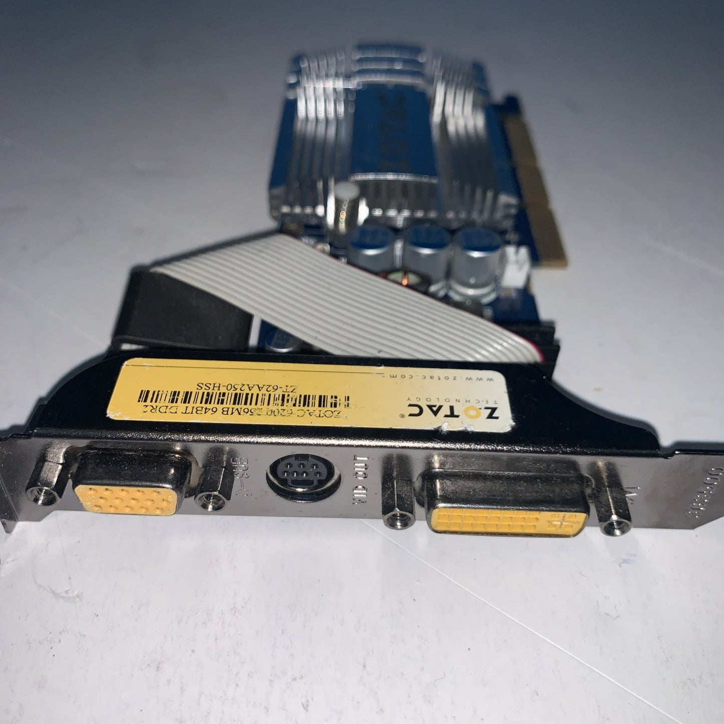 AGP card Zotac 6200 256MB 64BIT DDR2 RoHS 188-02N17-020ZT D-Sub Vid-out DVI
