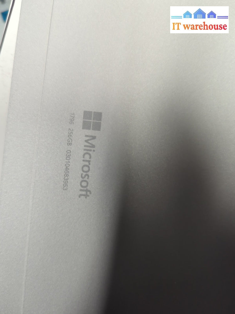 4x Microsoft SURFACE PRO 5 1796 i5-7300U/8GB (Cracked, Can't Boot , For Parts) -
