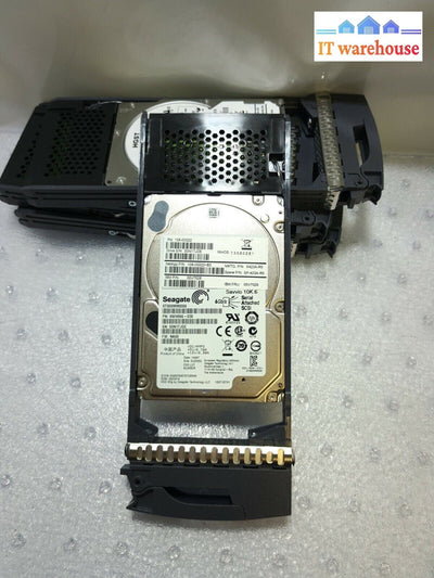 - 4x NetApp X423A-R5 900GB SAS 10K  2.5"  HDD 108-00222 00V7528 w/ Tray