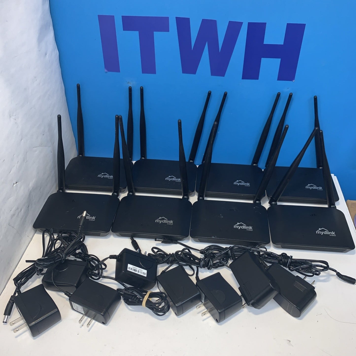 Lot of 8 D-Link mydlink 4-Port wireless router DIR-605L